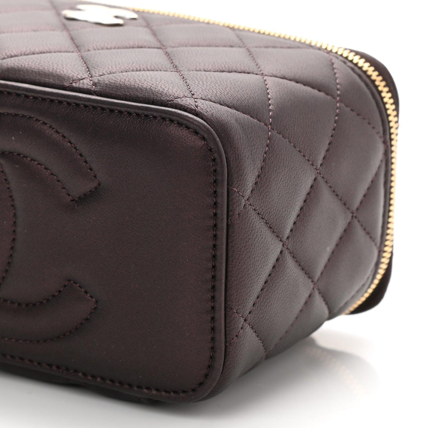 Iridescent Lambskin Quilted Small Top Handle Vanity Case With Chain Burgundy