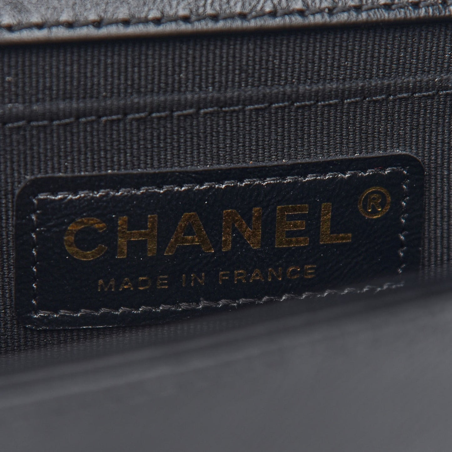 Metallic Glazed Calfskin Medium Boy Flap Black Gold