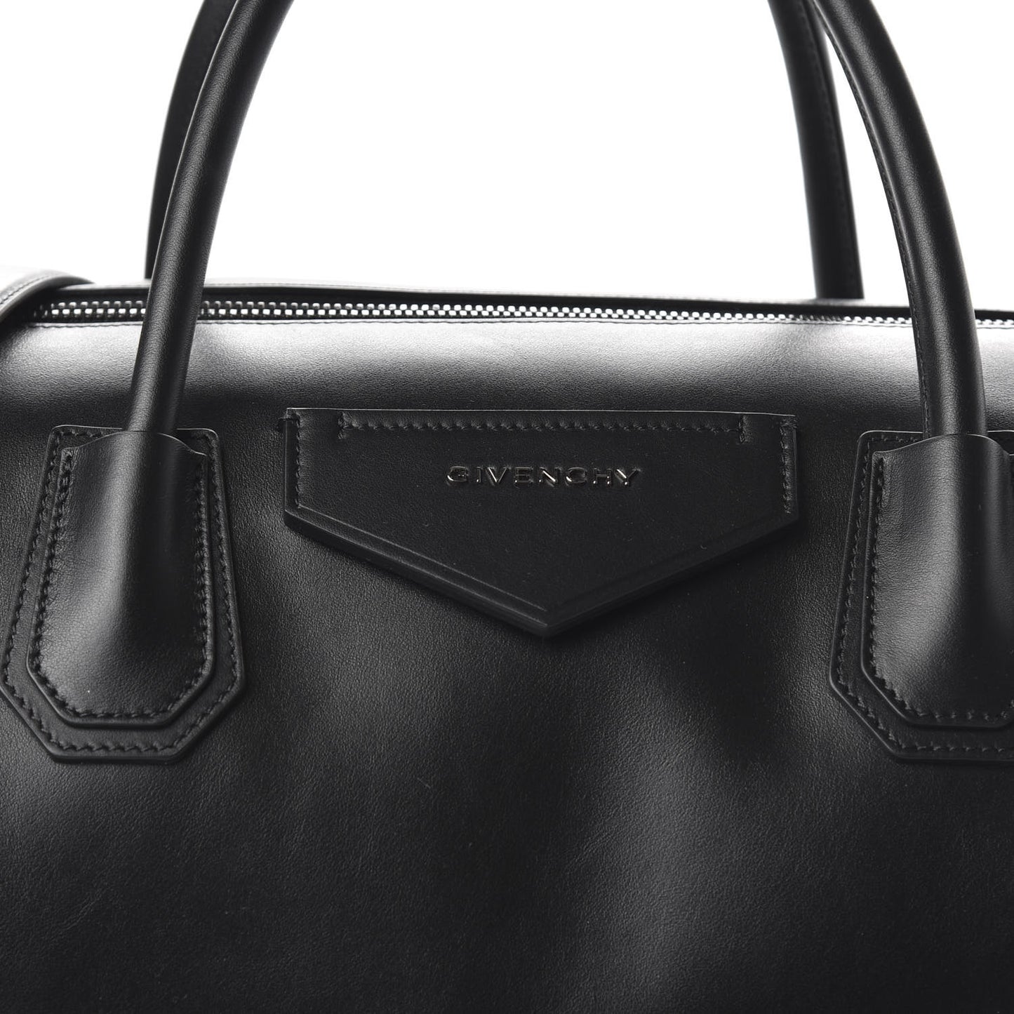 Smooth Calfskin Medium Soft Antigona Black