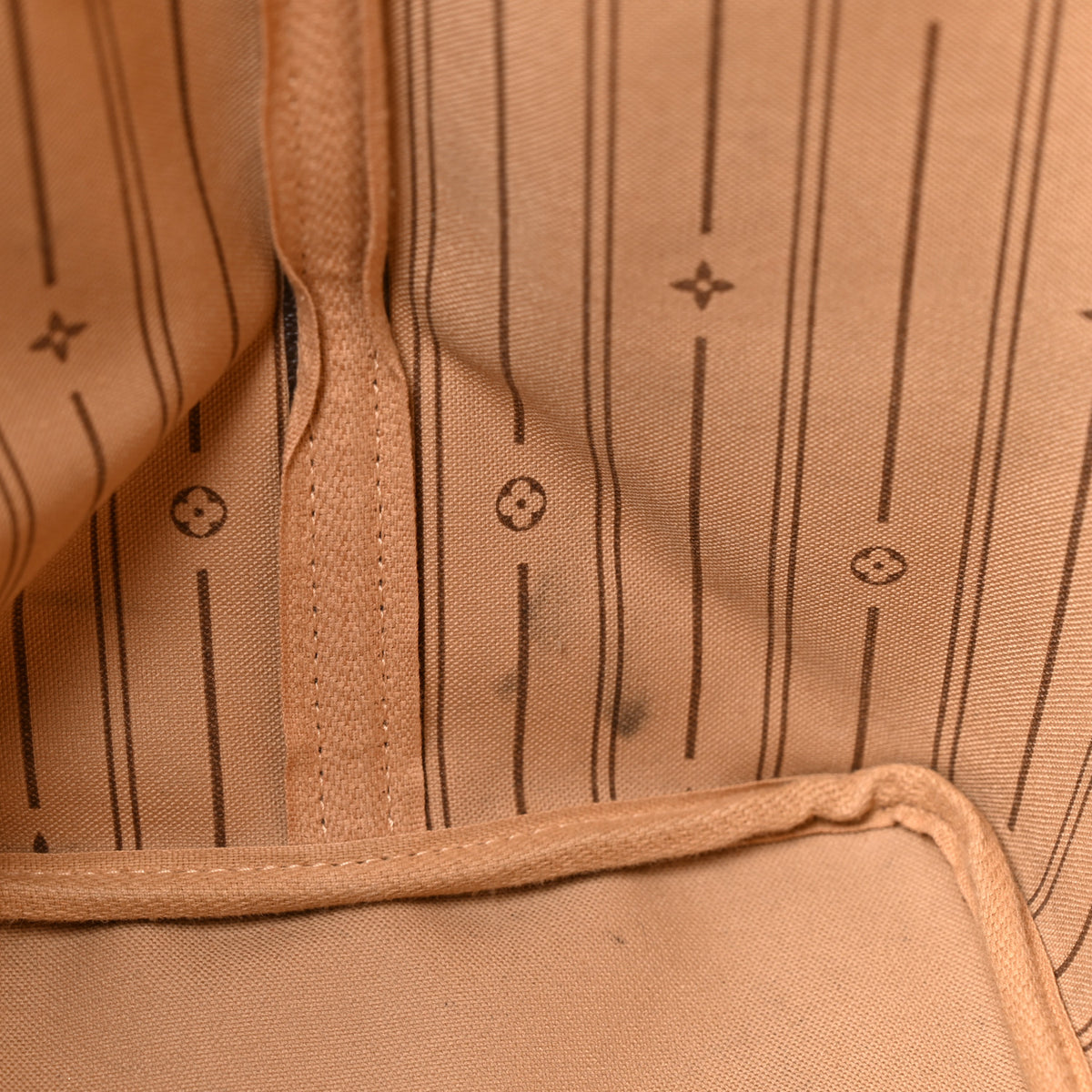 Louis Vuitton Monogram Neverfull GM 13 of 17