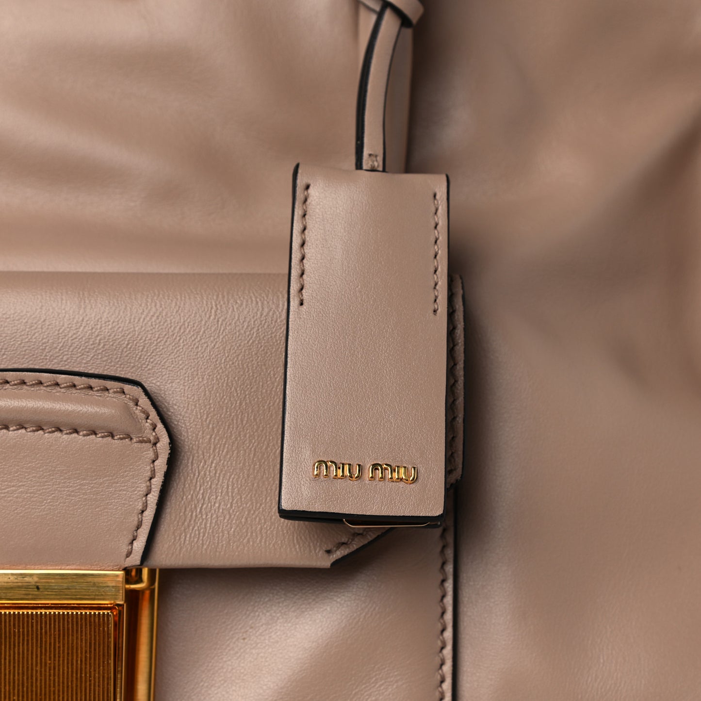 Vitello Soft Tote Cammeo