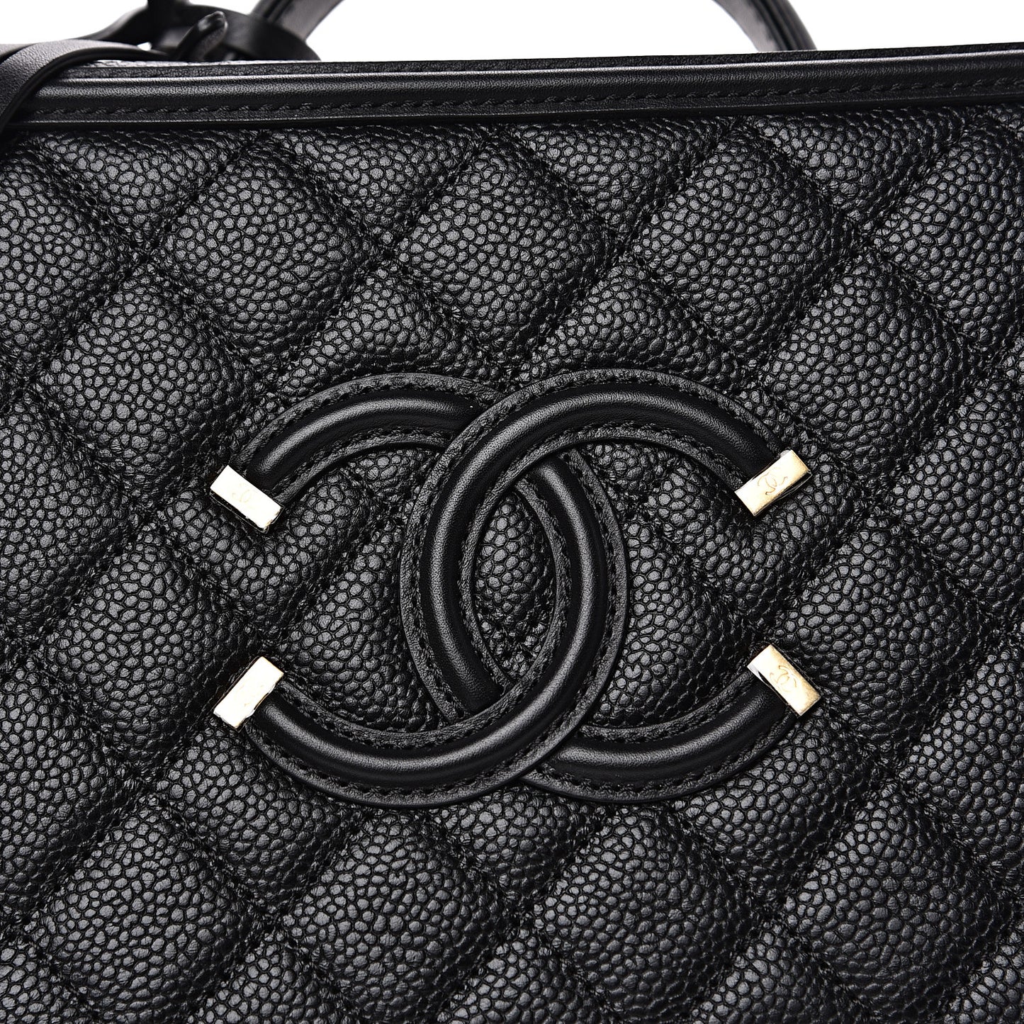 Caviar Quilted Medium CC Filigree Vanity Case Black