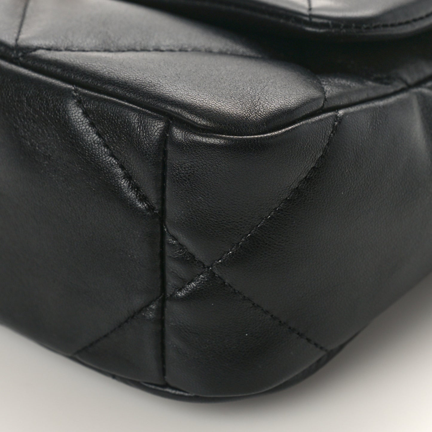 Lambskin Quilted Medium Chanel 19 Flap Black
