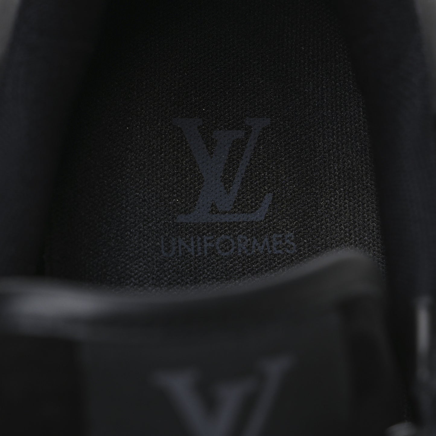 Suede Mens LV Trainer Sneakers 8 Black