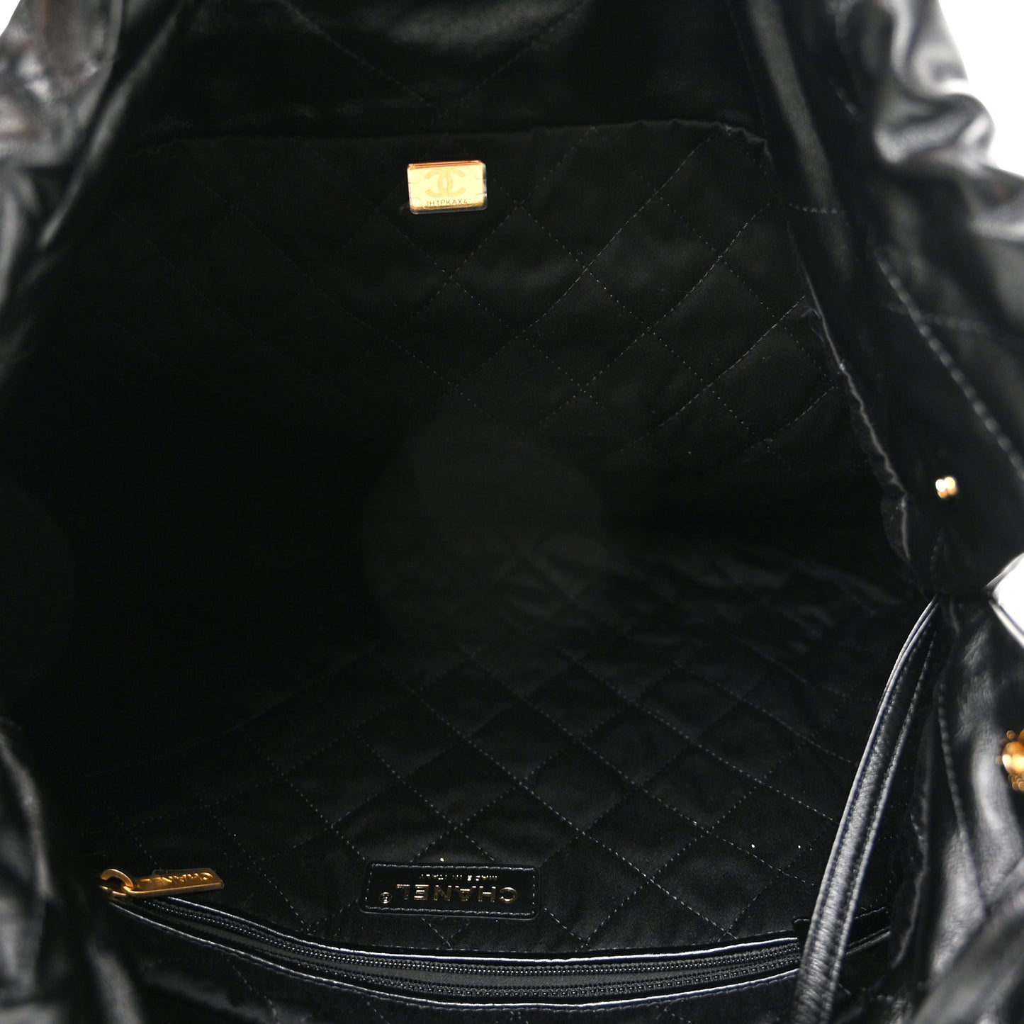 Shiny Calfskin Quilted Chanel 22 Black