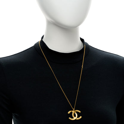 Chanel Metal CC Paris Button Necklace Gold 2 of 6