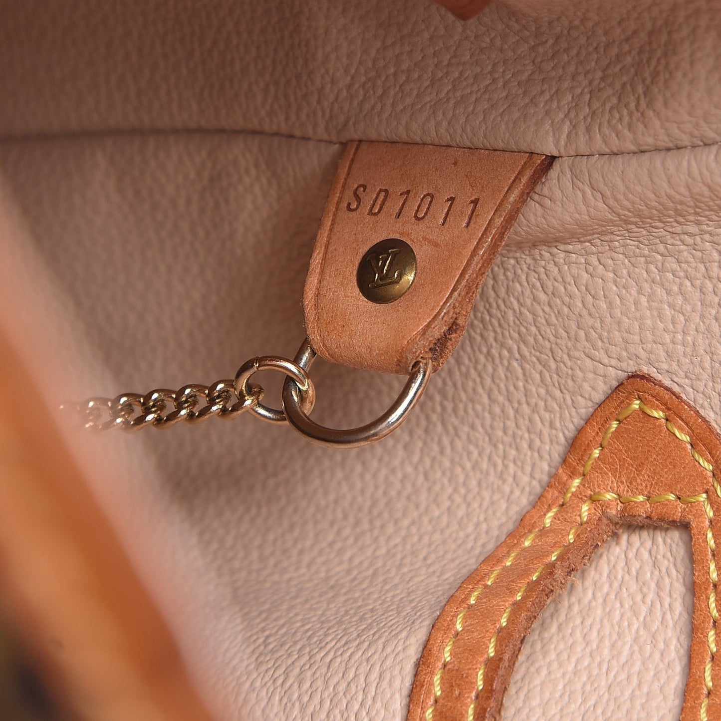 Monogram Petit Bucket 23