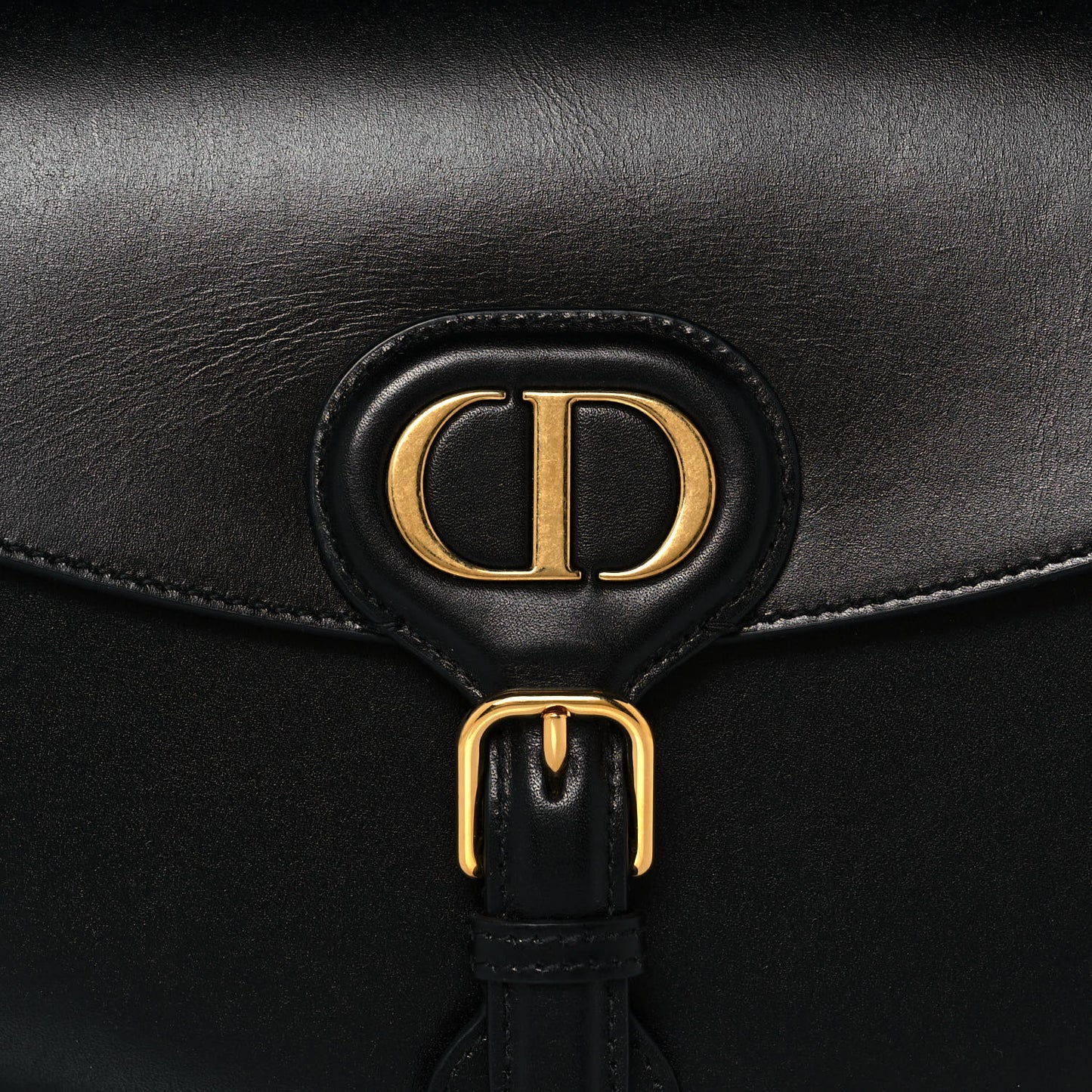 Box Calfskin Medium Bobby Flap Black