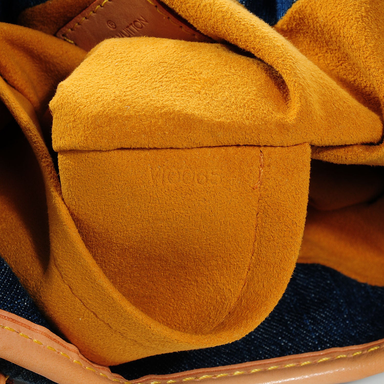 Louis Vuitton Denim Pleaty 7 of 7