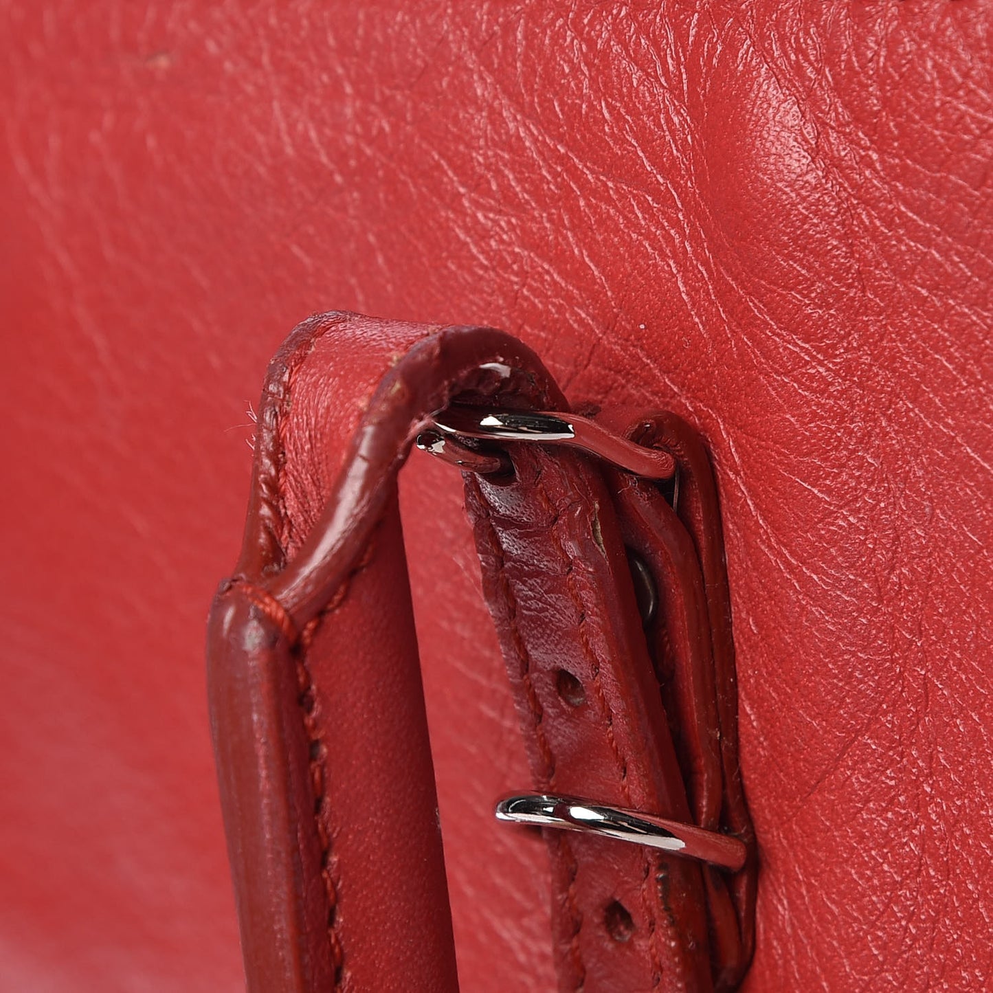 Veau Souple Papier A4 Zip Around Tote Rouge