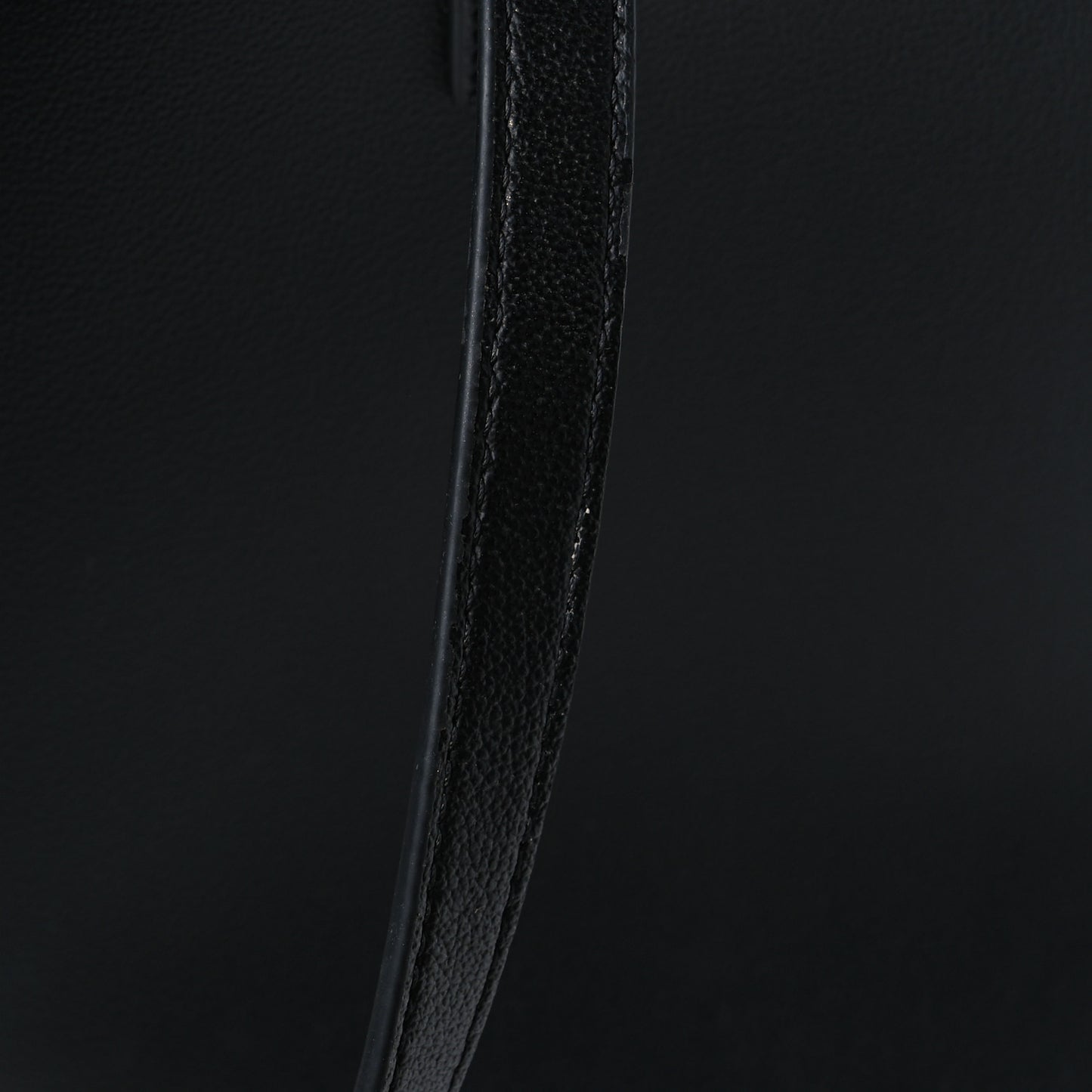 Calfskin Virtus Tote Black