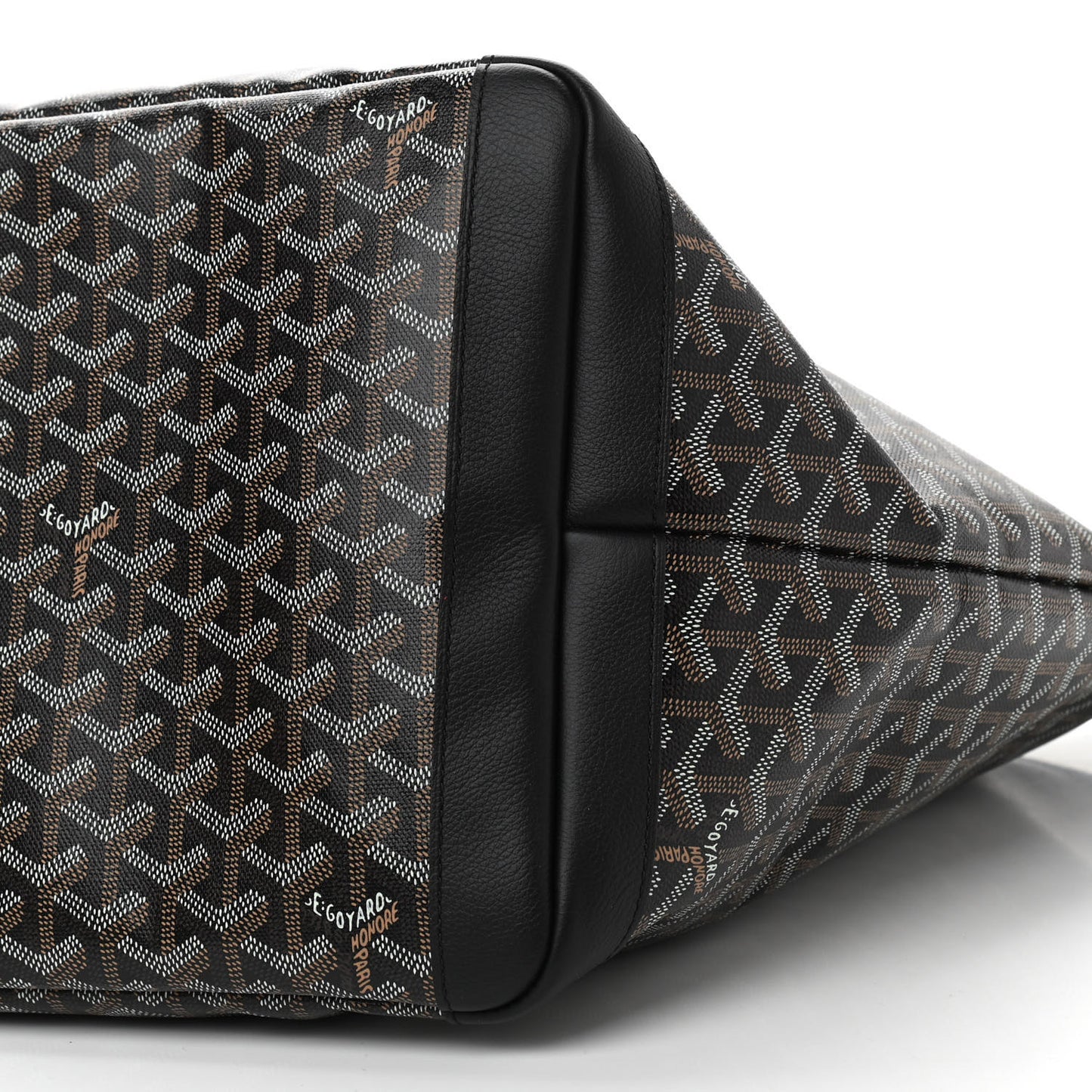 Goyardine Artois GM Black