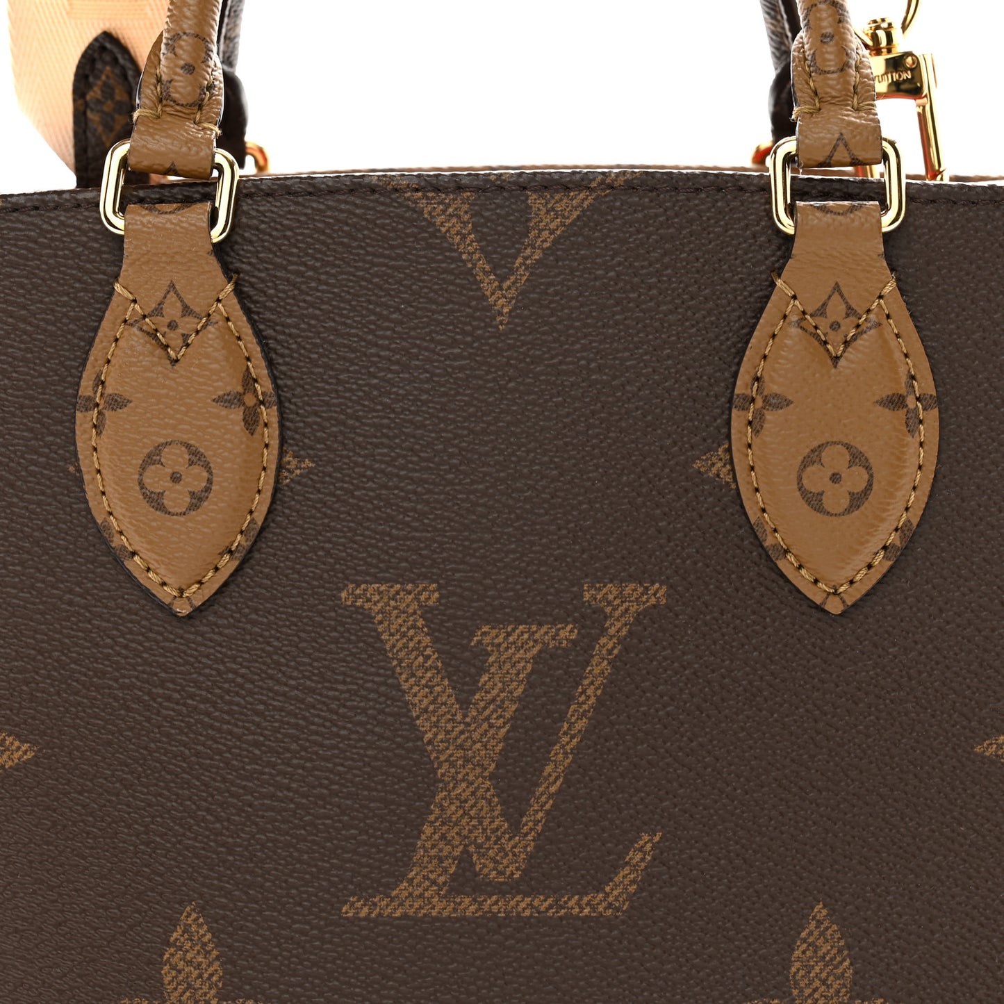 Reverse Monogram Giant Onthego PM
