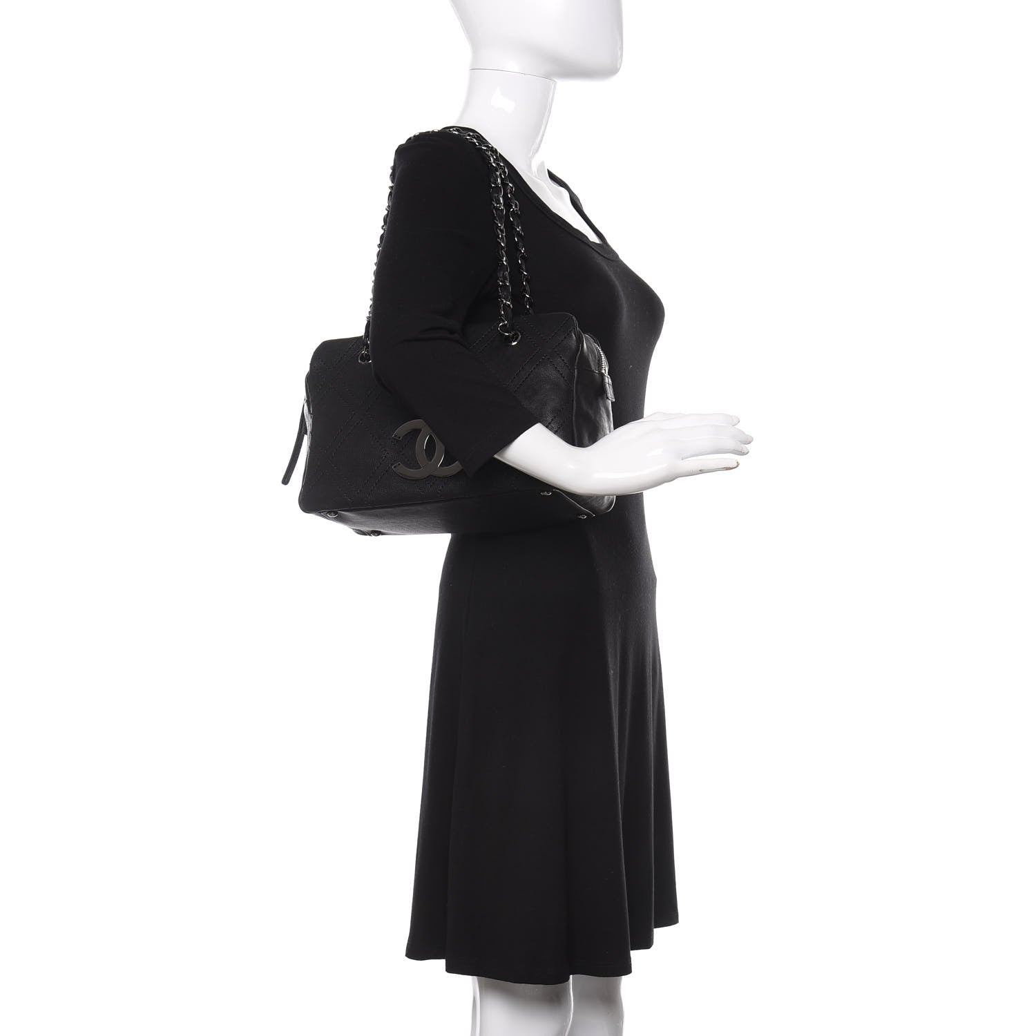 Chanel Calfskin Diamond Stitch Tote Black 2 of 11