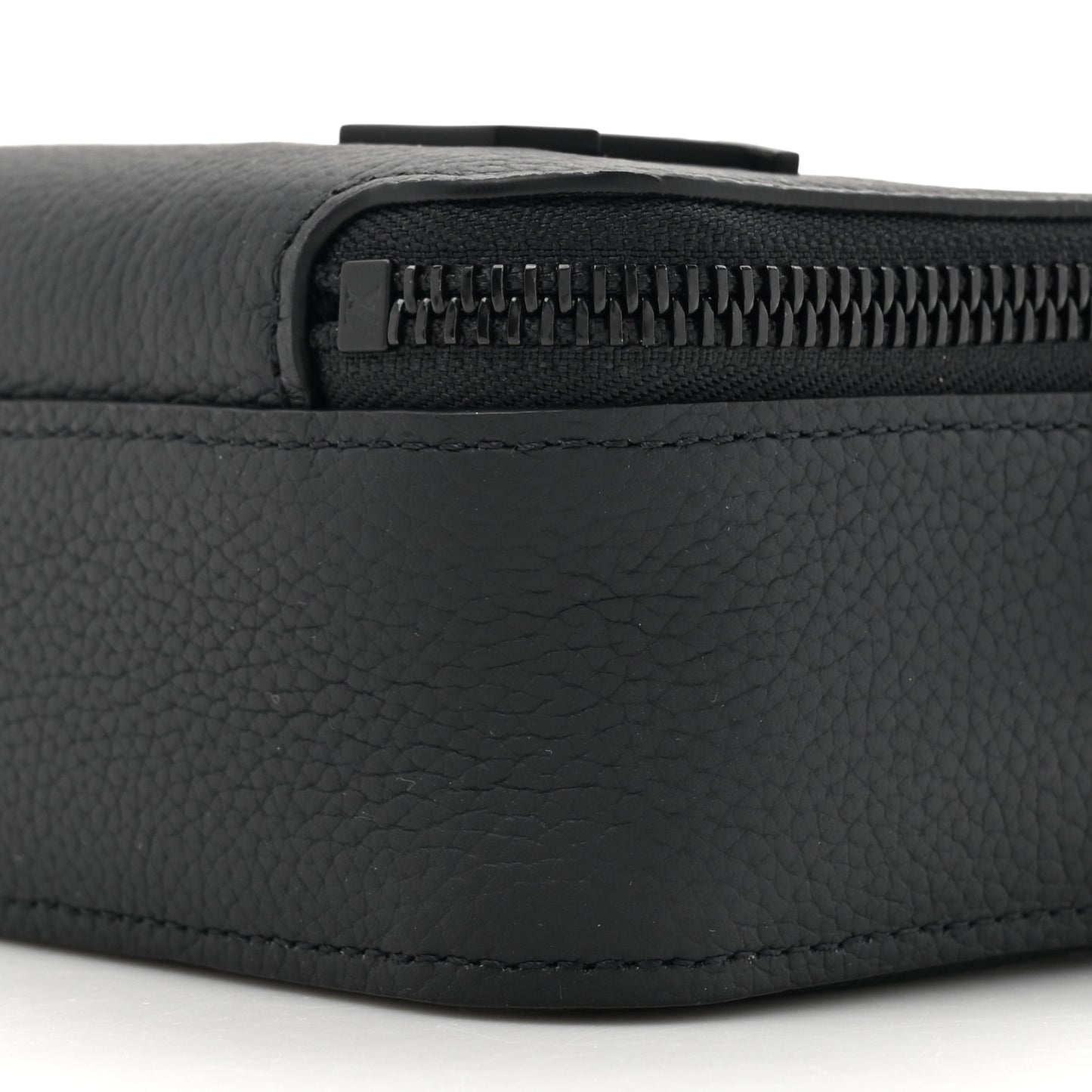 Calfskin Aerogram Alpha Wearable Wallet Black