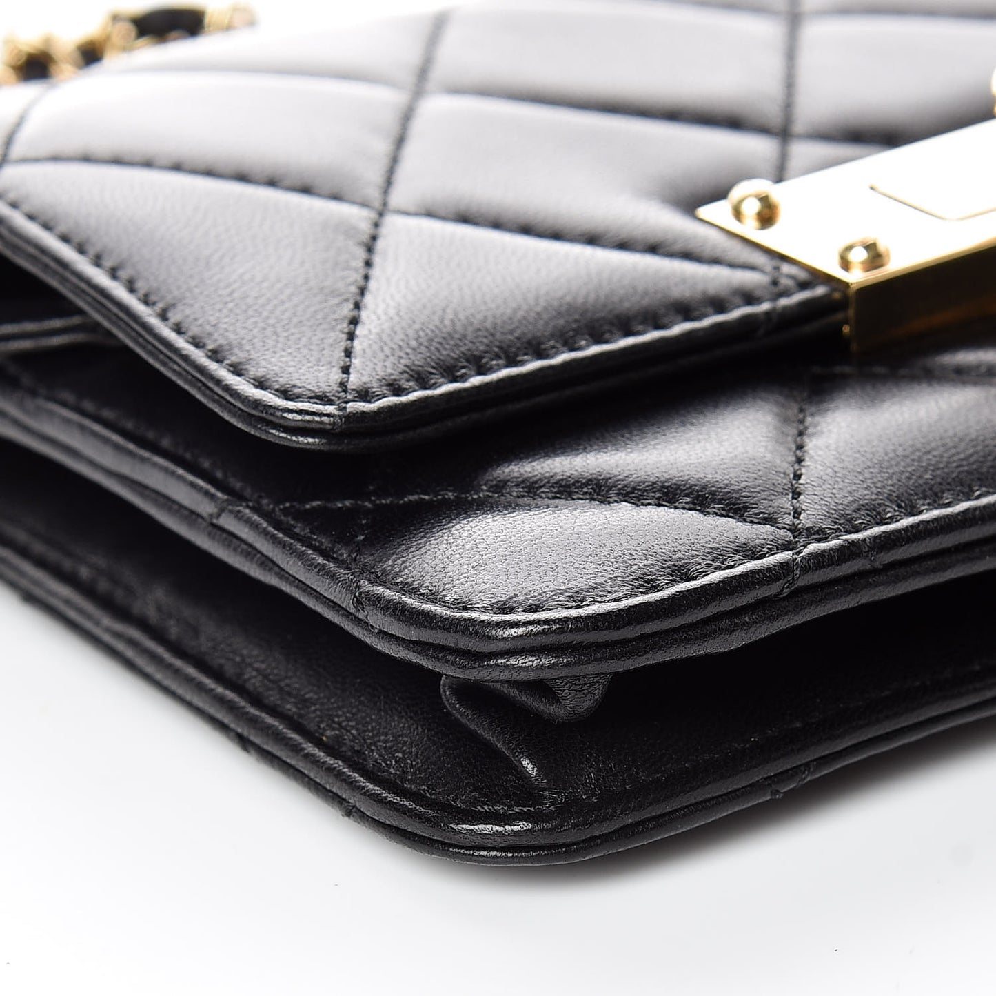 Lambskin Quilted Golden Class Wallet on Chain WOC Black
