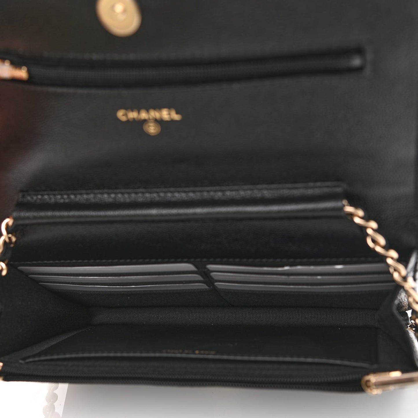 Caviar Quilted Beaded CC Wallet On Chain WOC Black