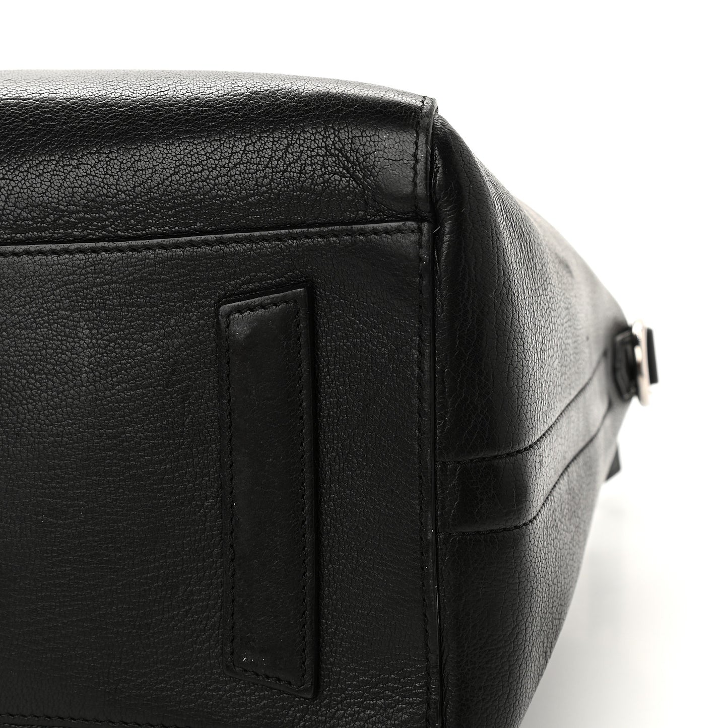 Sugar Goatskin Medium Antigona Black
