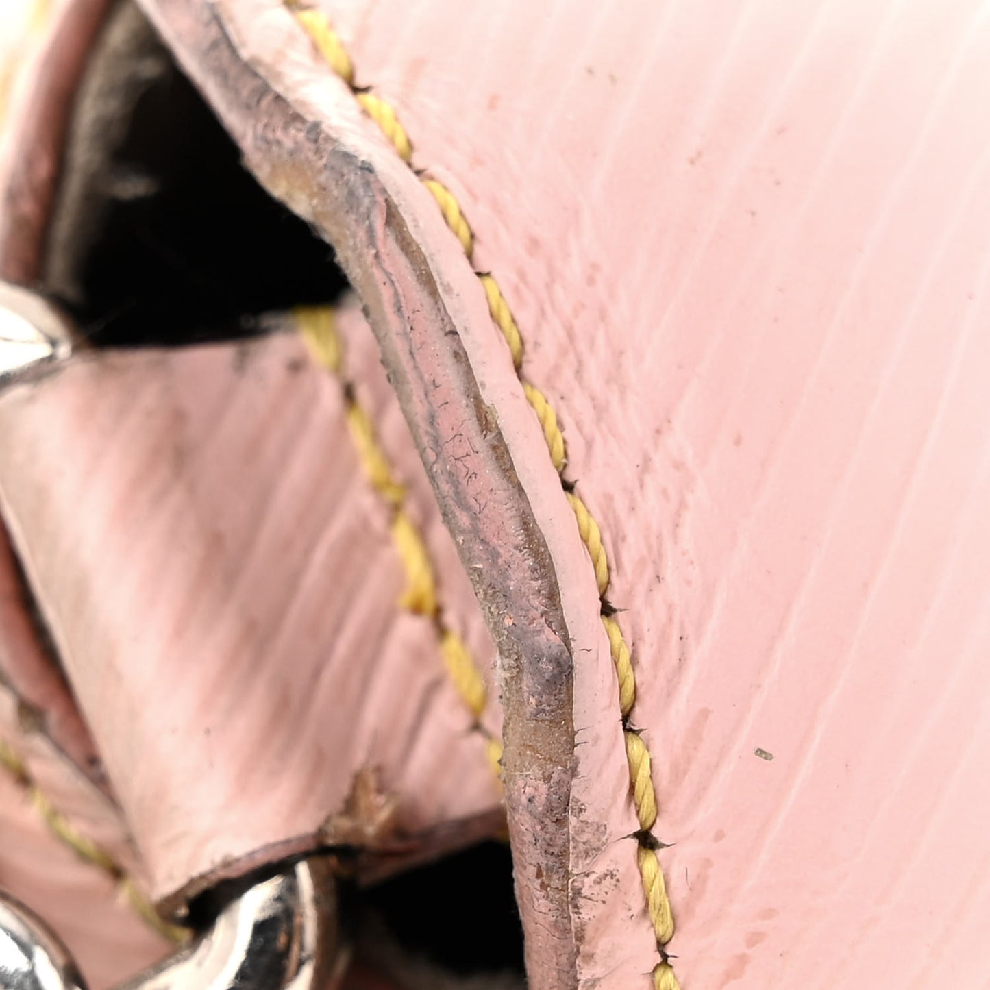 Epi Twist Shoulder Bag MM Rose Ballerine