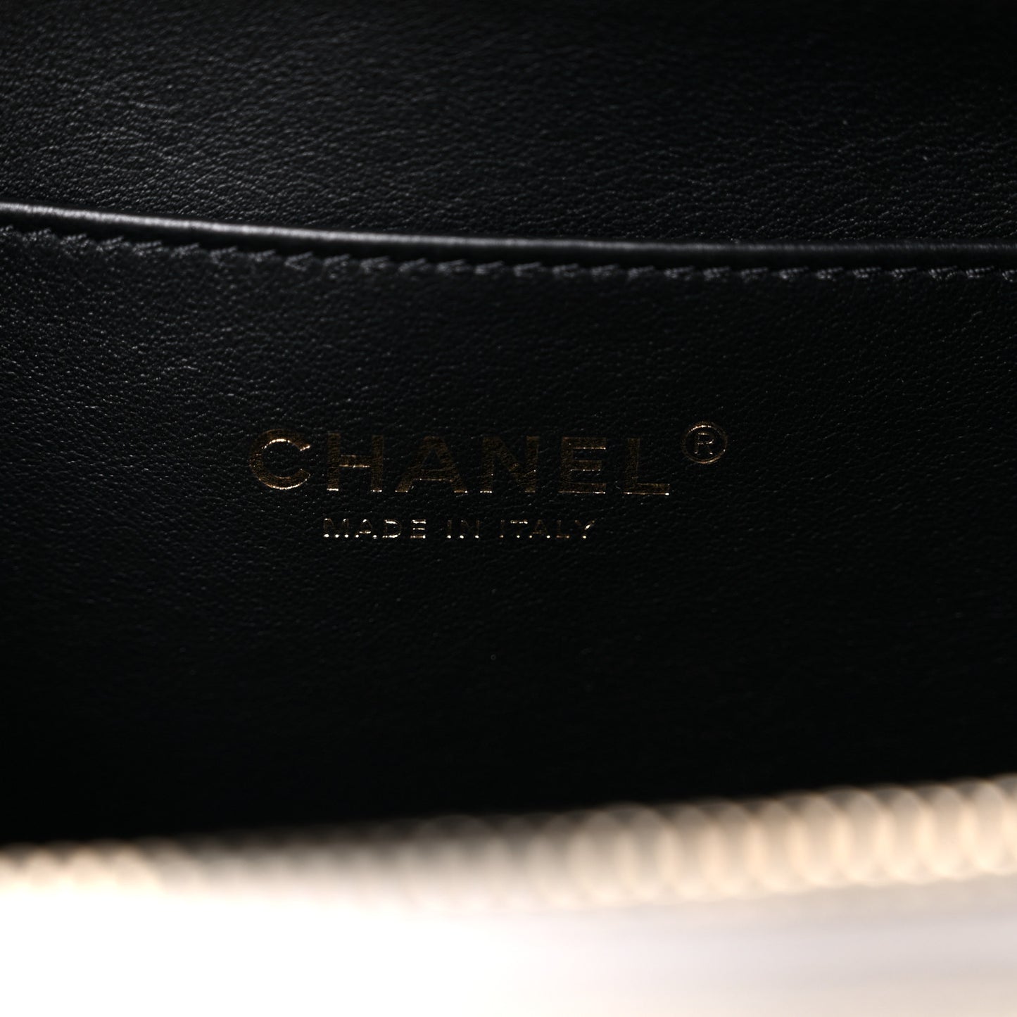 Caviar Quilted Mini Pick Me Up Vanity Case White