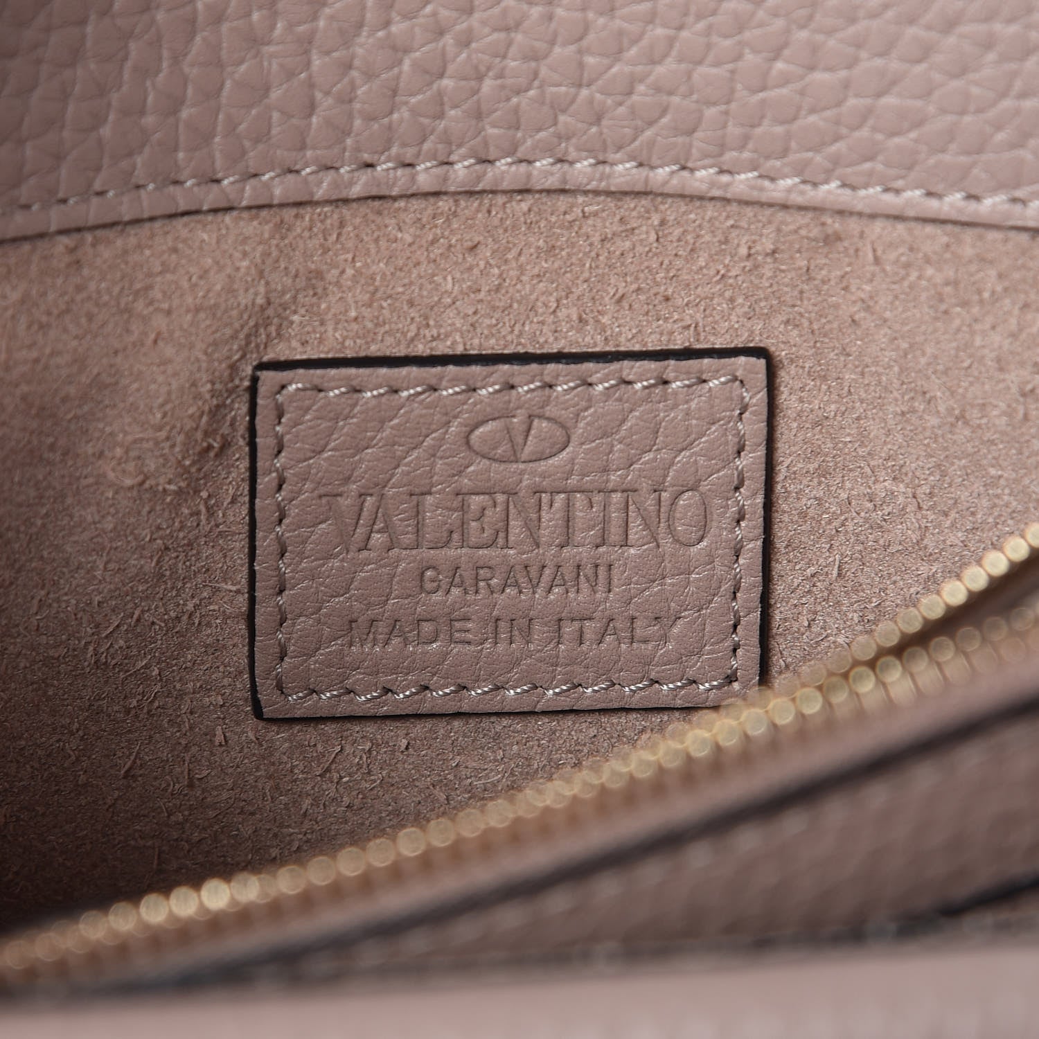 Valentino Garavani Pebbled Calfskin Rockstud Wallet on Chain Poudre 6 of 10