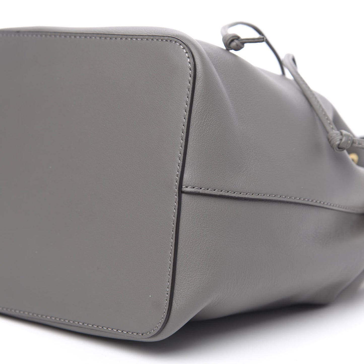 Vitello Grace Matte F is Fendi Grande Mon Tresor Bucket Bag Argilla