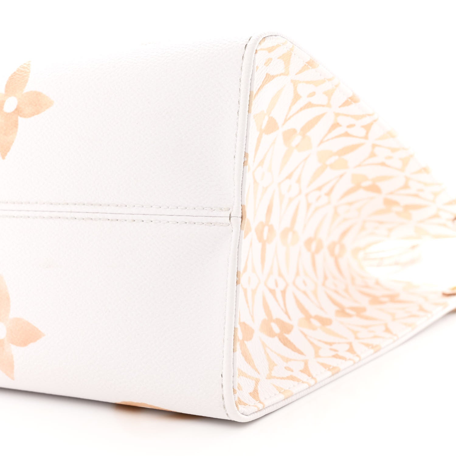 Louis Vuitton Monogram Giant By The Pool 2.0 Onthego MM Beige 9 of 12