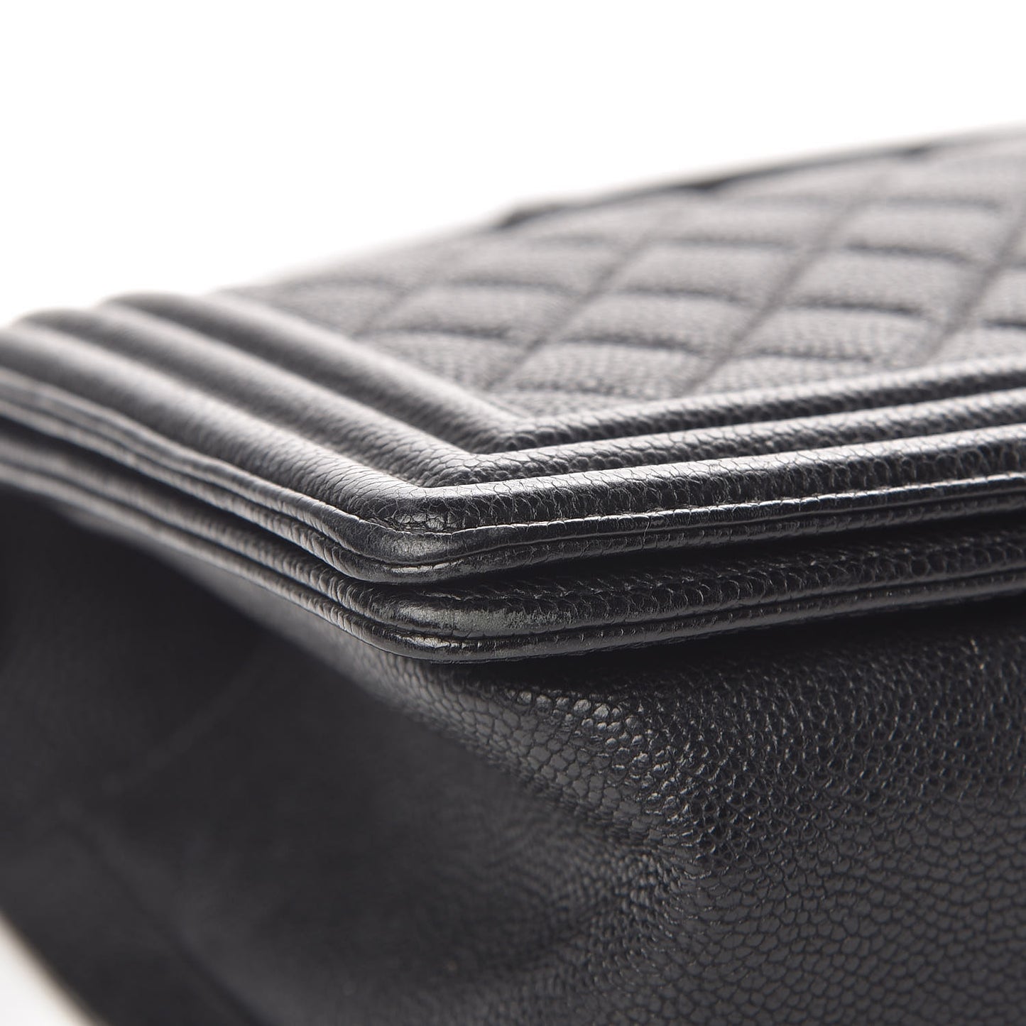 Caviar Quilted Medium Boy Flap Black