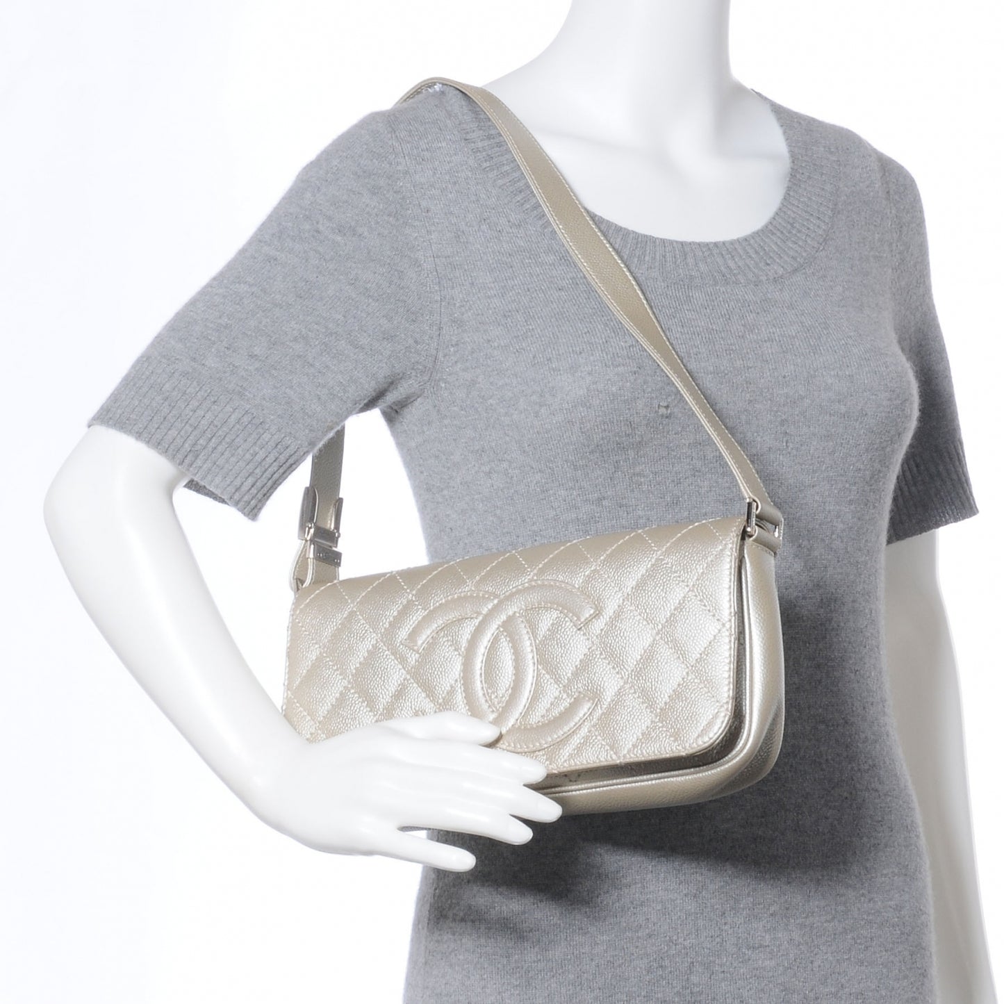 Caviar Quilted CC Shoulder Bag Pearl
