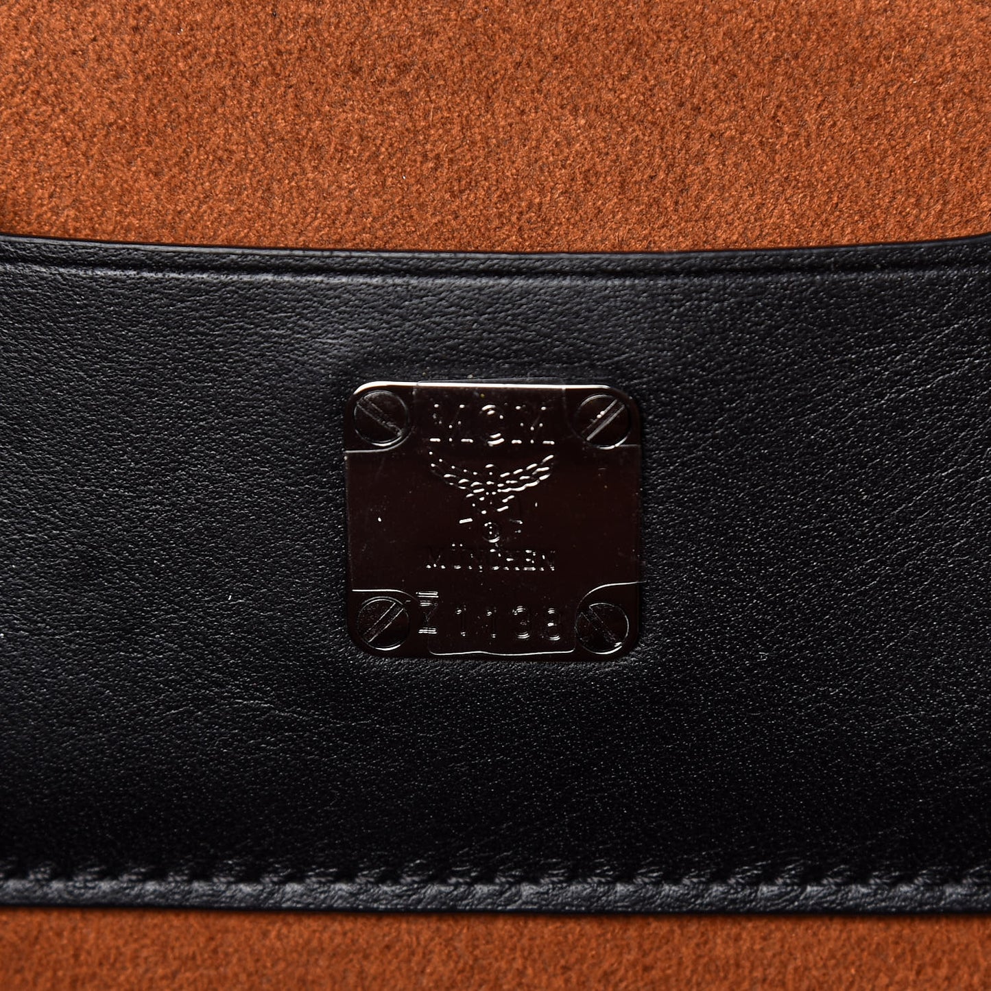 Visetos Small Berlin Crossbody Black