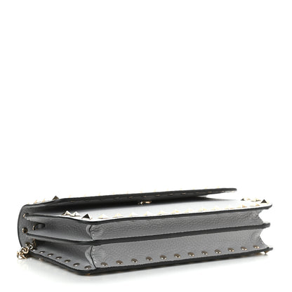 Valentino Garavani Pebbled Calfskin Rockstud Flap Wallet on Chain Pastel Grey 3 of 7