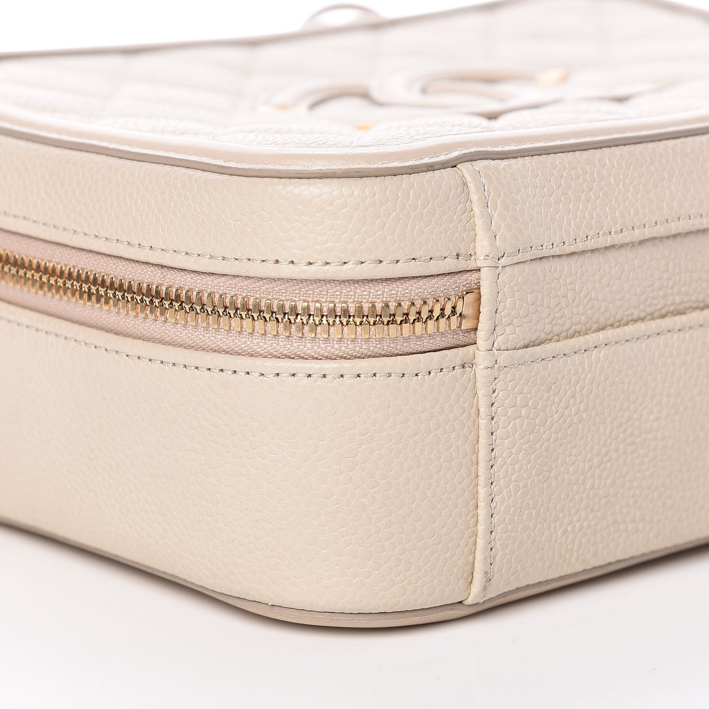 Caviar Quilted Medium CC Filigree Vanity Case Light Beige