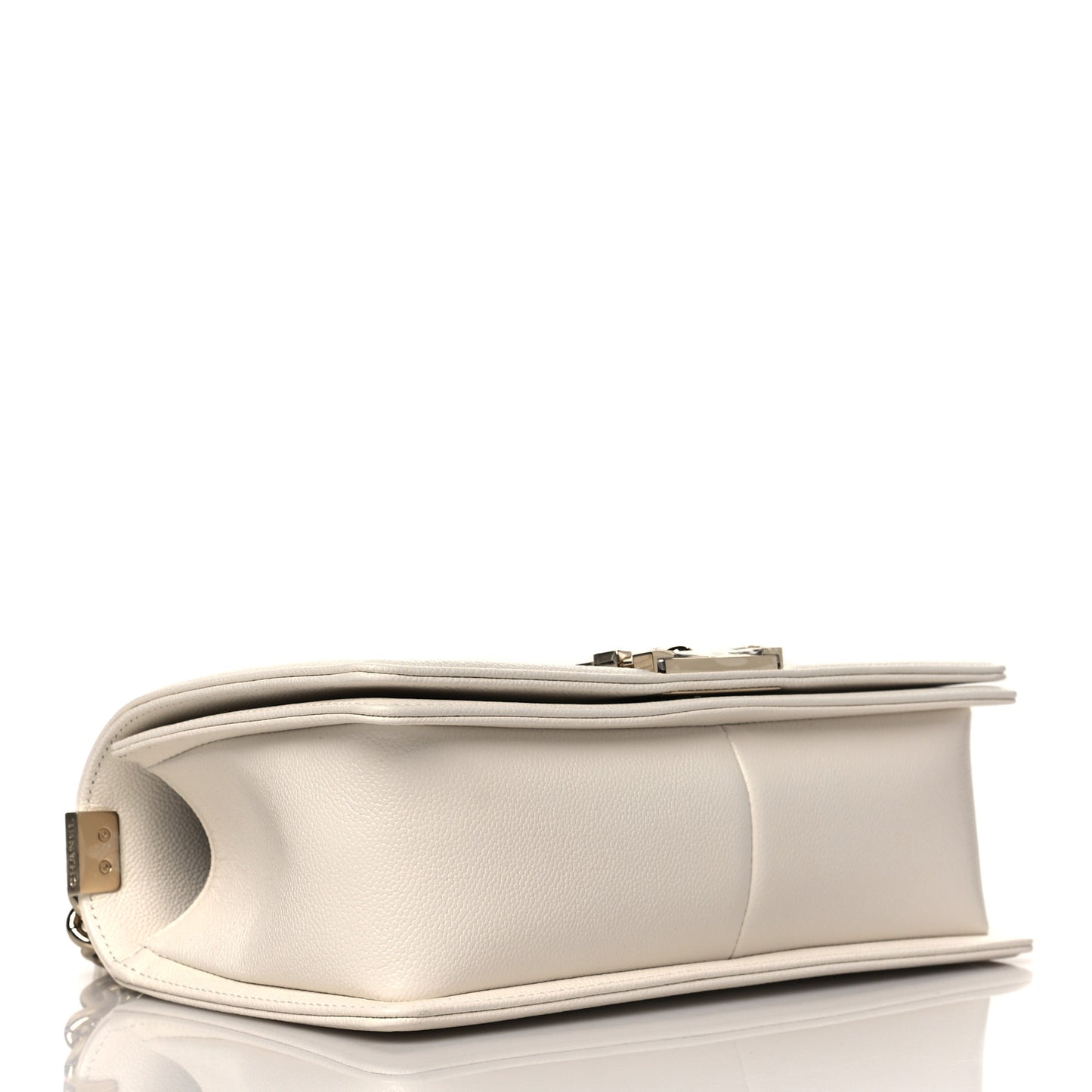 Caviar Quilted Medium Boy Flap Ivory