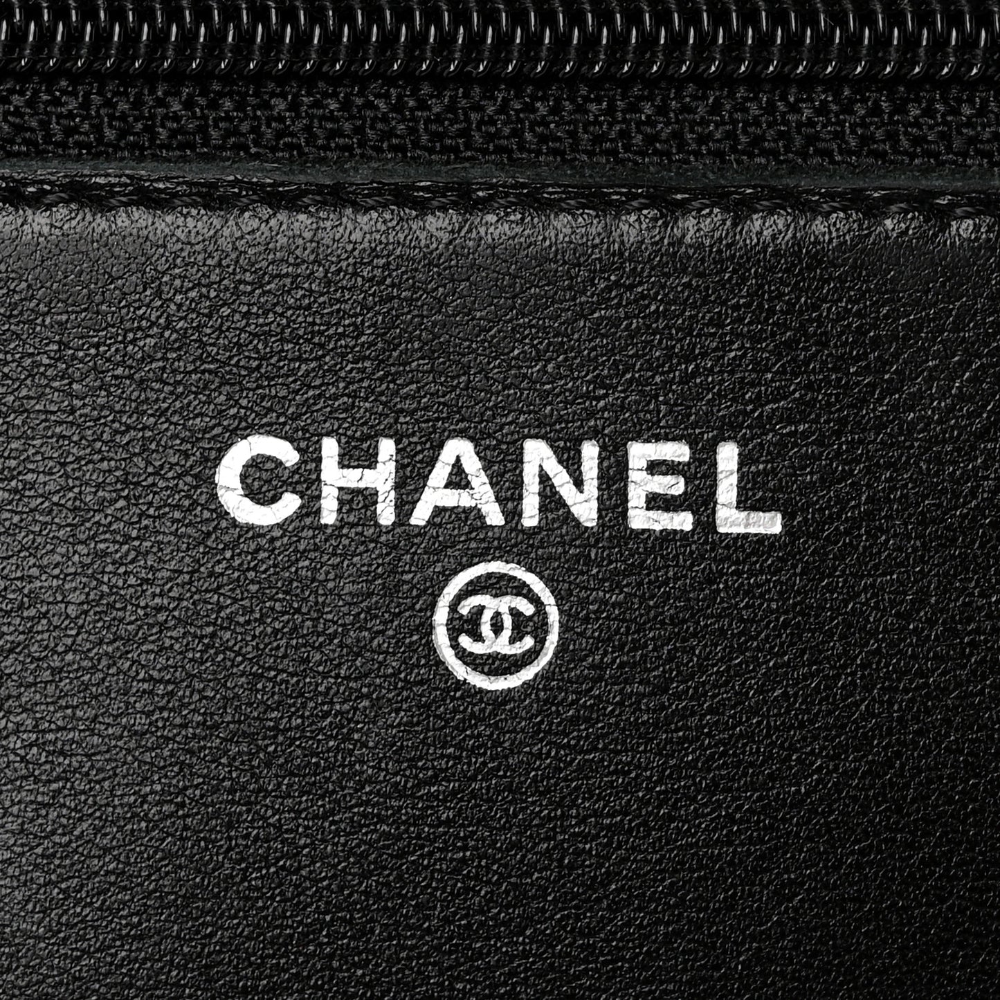 Patent Quilted Wallet On Chain WOC Black