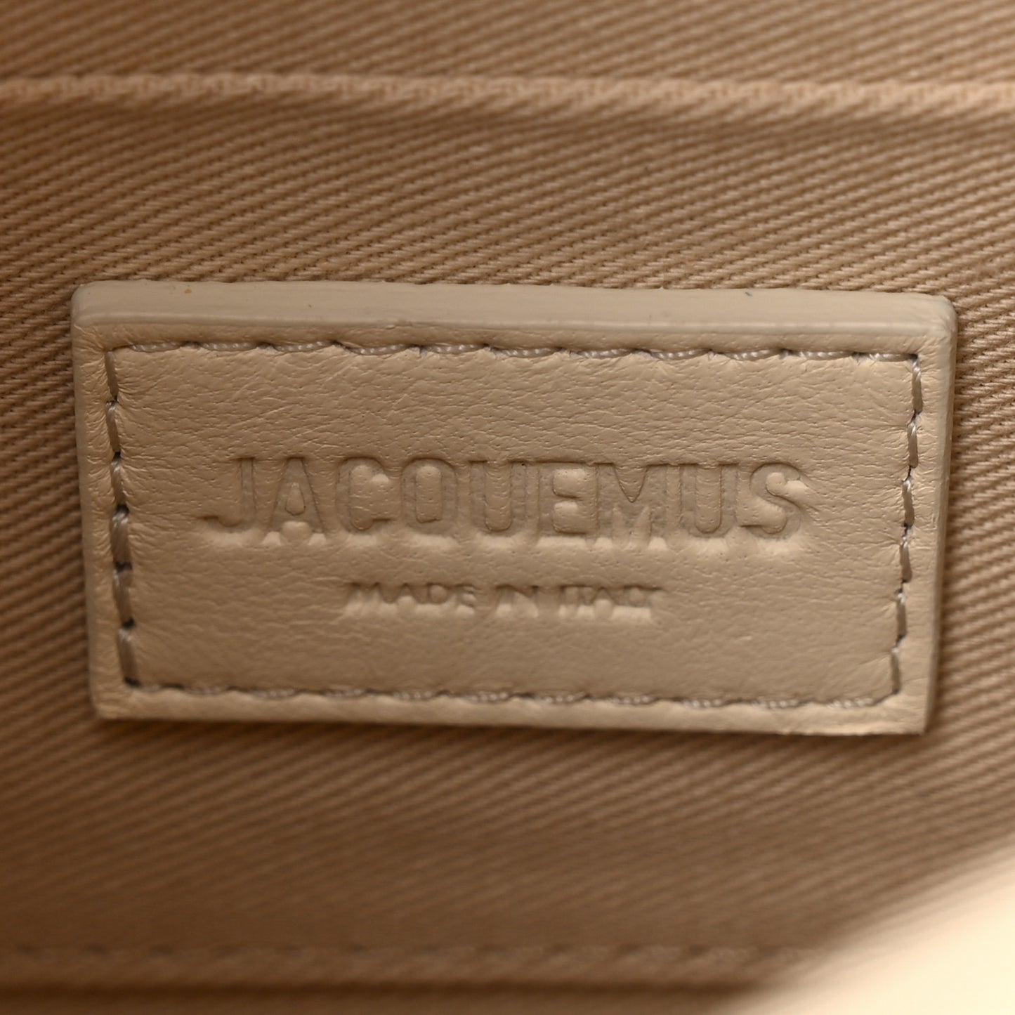 Smooth Calfskin La Pochette Rond Carre Light Ivory