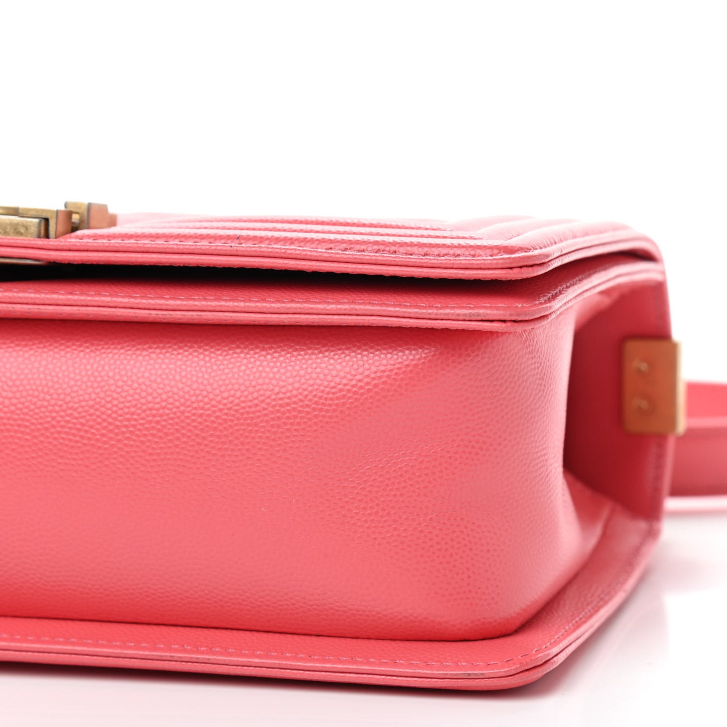 Caviar Quilted Medium Boy Flap Pink