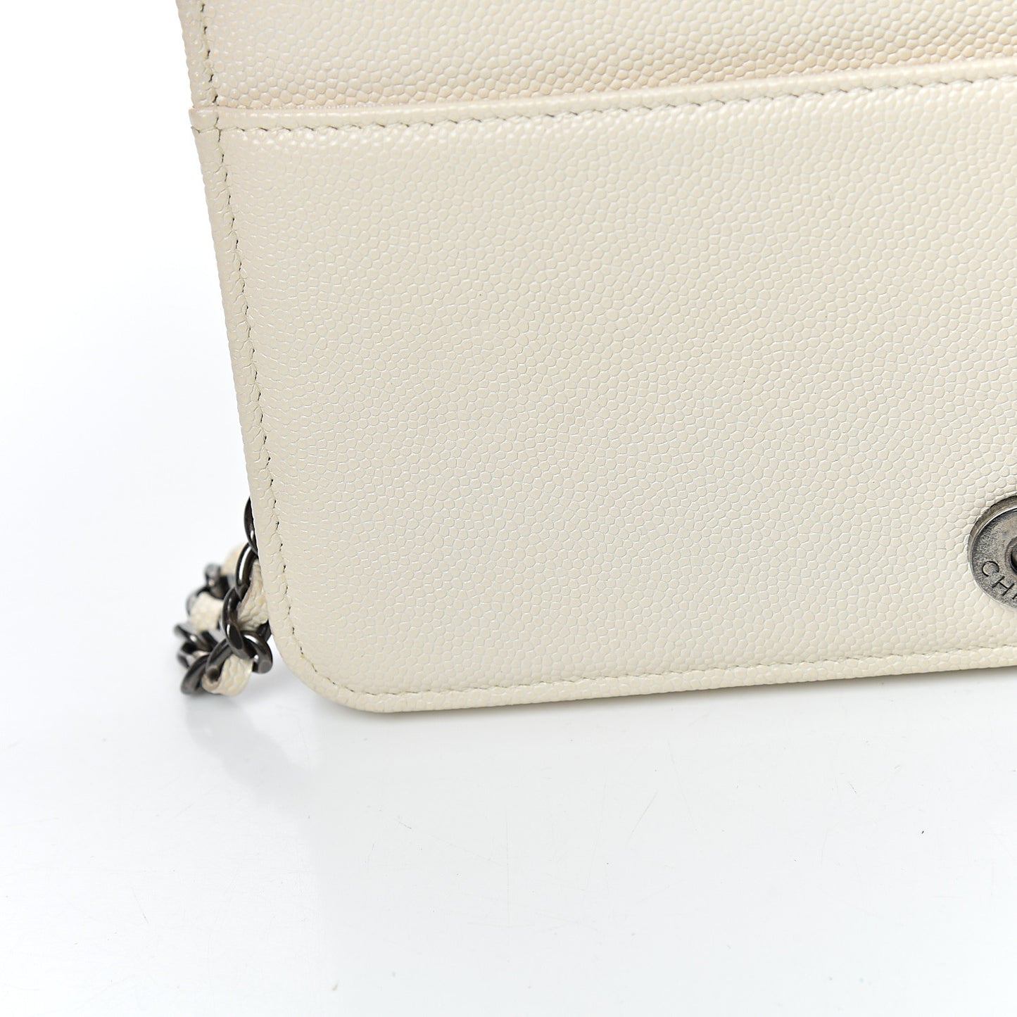 Caviar Quilted Boy Wallet On Chain WOC White