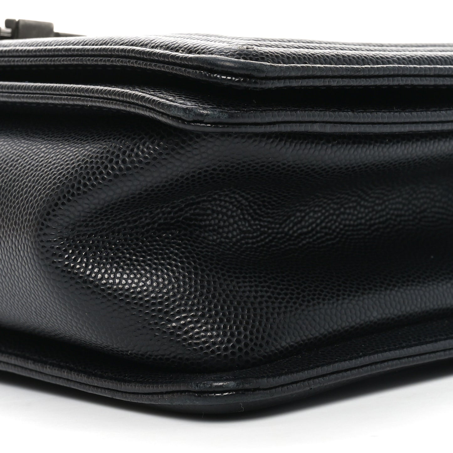 Caviar Quilted Medium Boy Flap Black