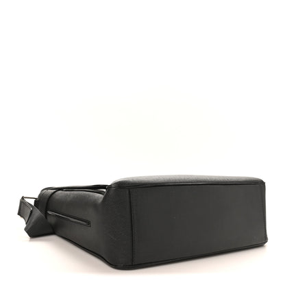 Louis Vuitton Taiga Roman GM Messenger Black 4 of 10
