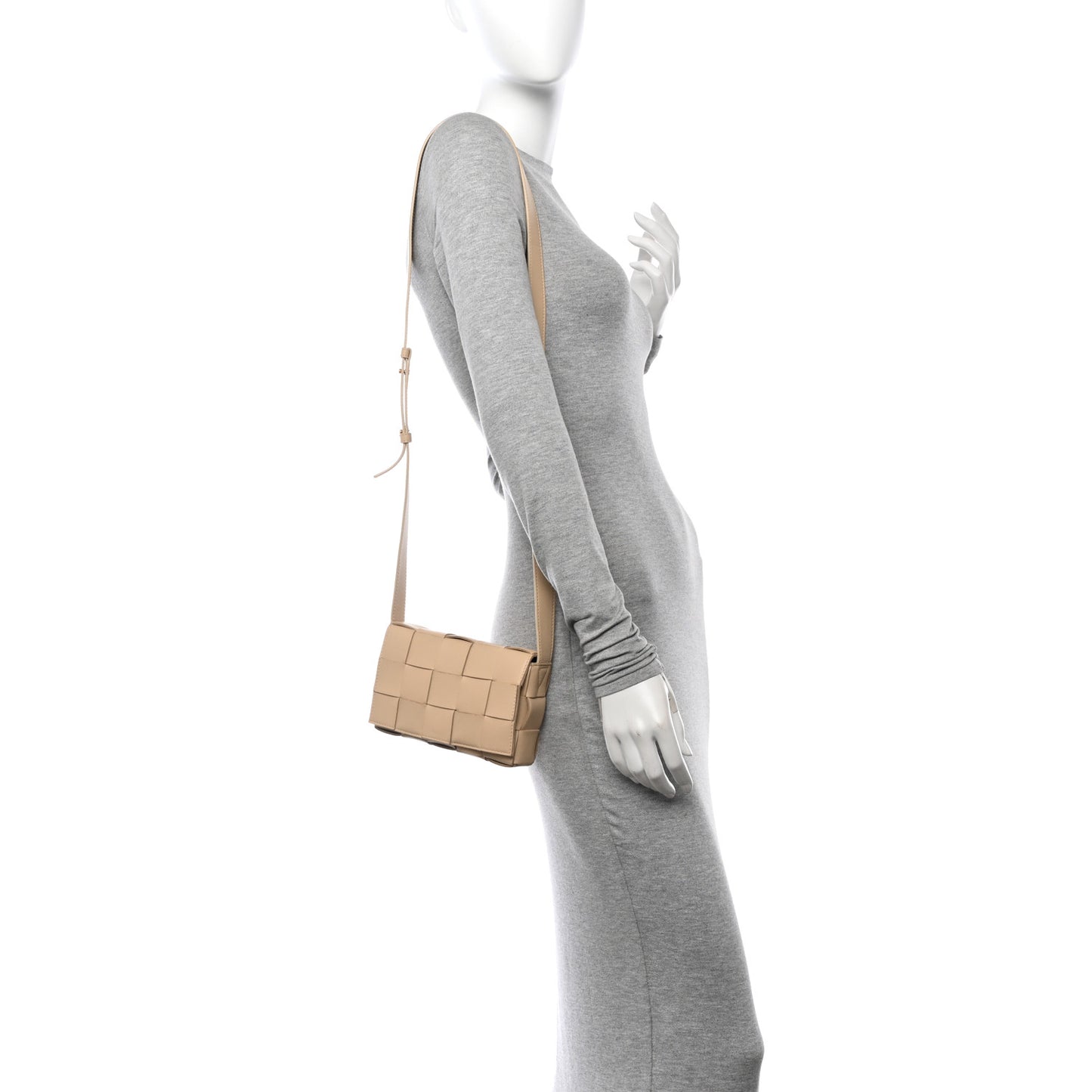 Brushed Calfskin Maxi Intreccio Crossbody Cassette Bag Porridge