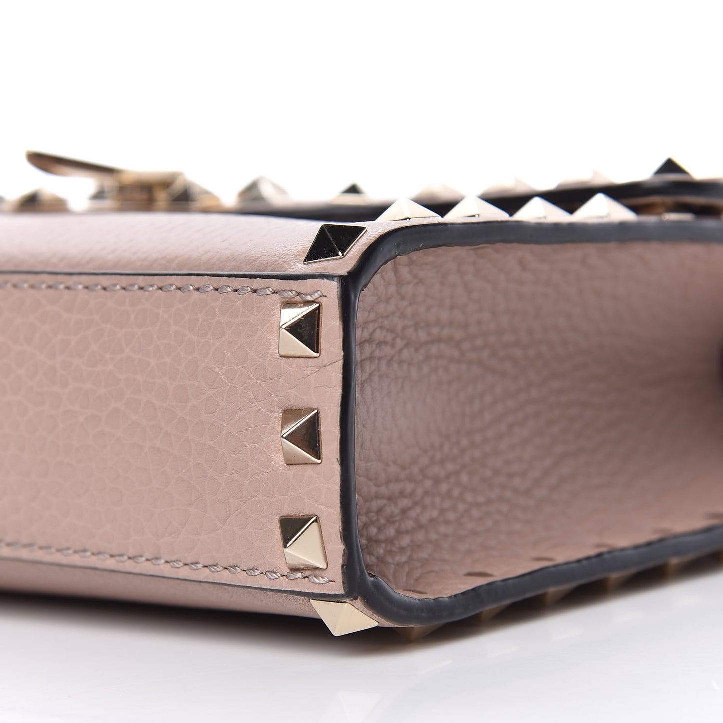 Pebbled Calfskin Medium Rockstud Flip Lock Crossbody Bag Poudre
