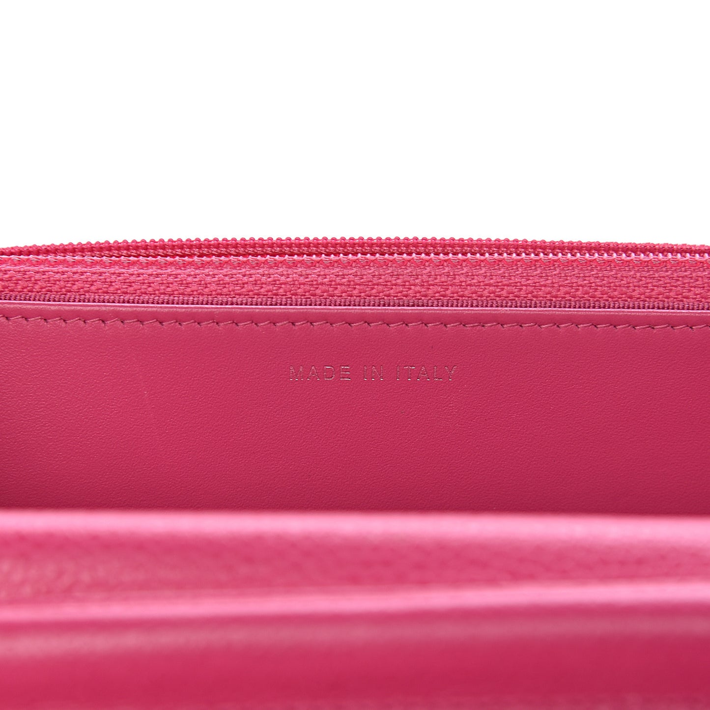 Caviar Quilted Wallet on Chain WOC Pink