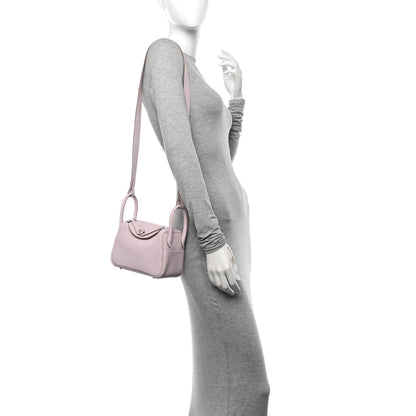 Hermes Taurillon Clemence Verso Mini Lindy 20 Mauve Pale Mushroom 2 of 11