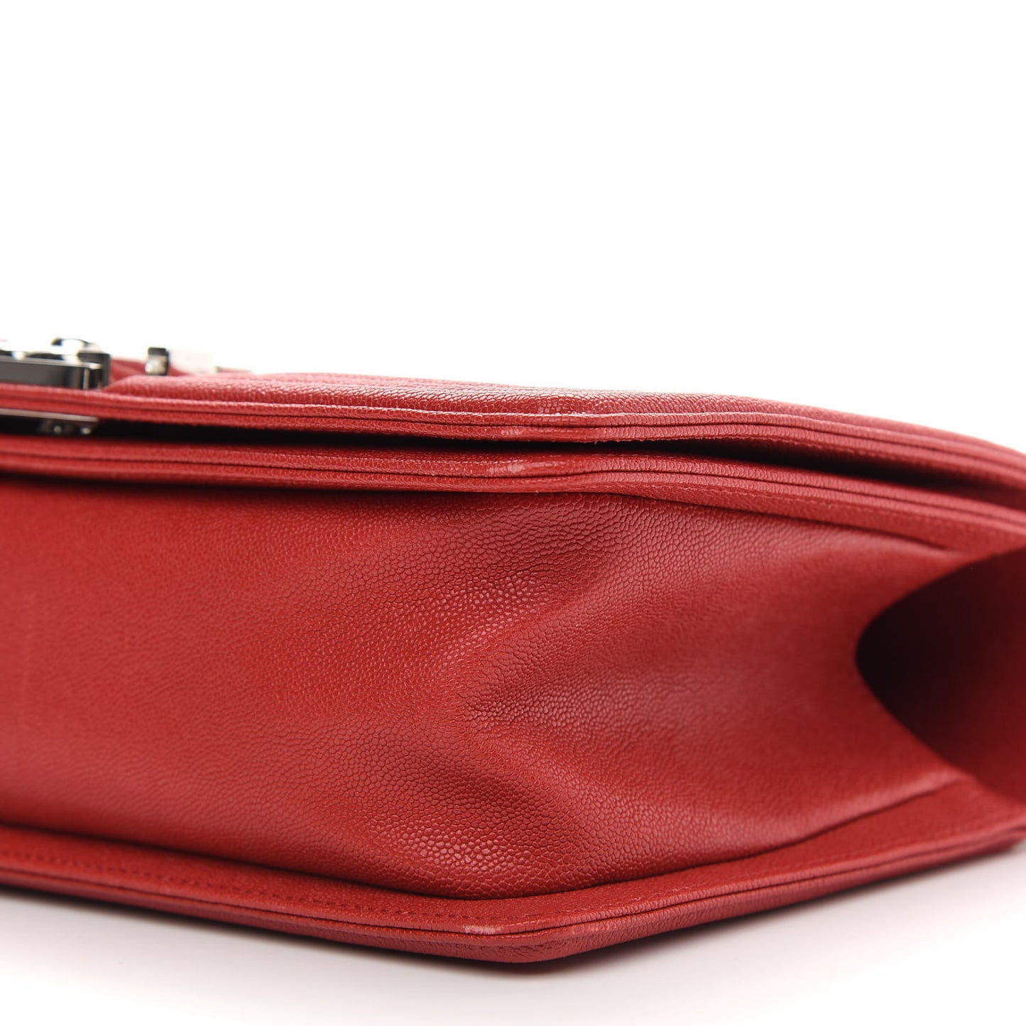 Caviar Quilted Medium Boy Flap Red