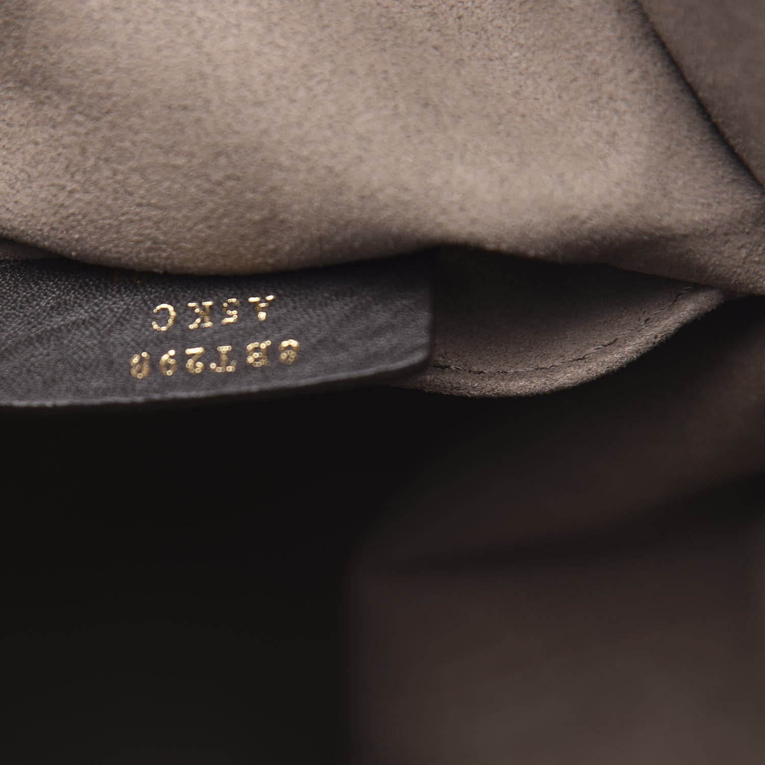 Fendi Glazed Fabric Vitello Grace F is Fendi FF 1974 Stamp Patch Grande Mon Tresor Bucket Bag Mogano Panna Black 7 of 9