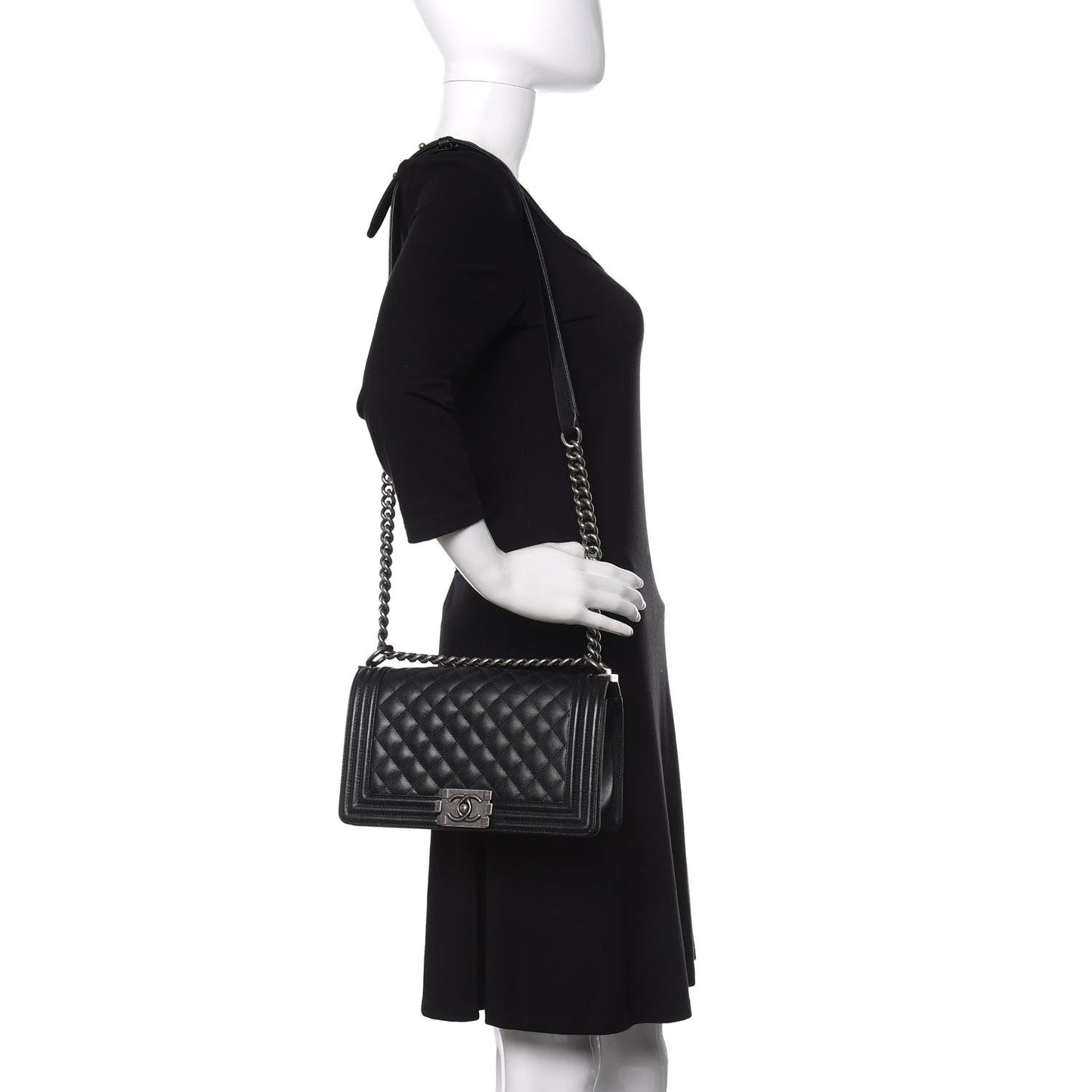 Caviar Quilted Medium Boy Flap Black
