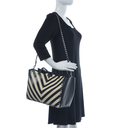 Valentino Garavani Calfskin Chevron Medium Rockstud Tote Light Ivory Black 2 of 9