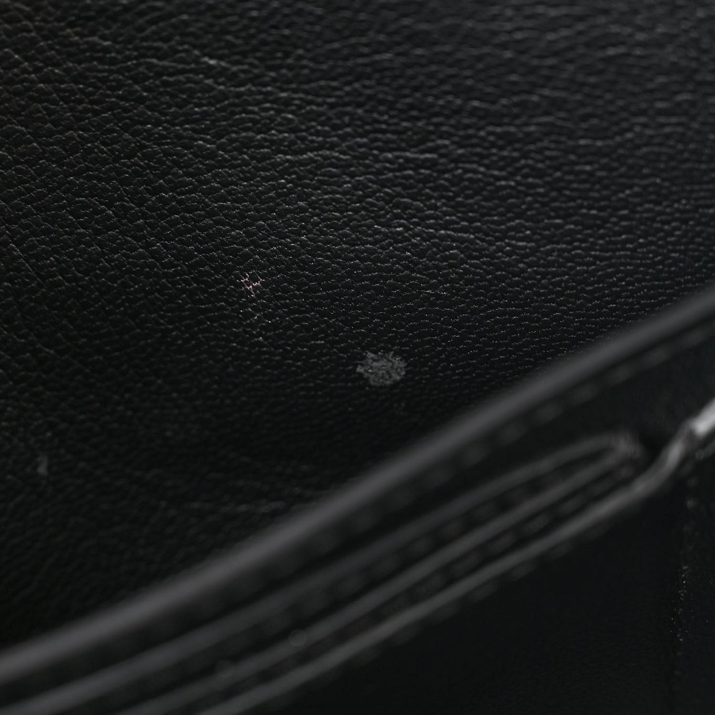 Box Calfskin Vivienne LV Black