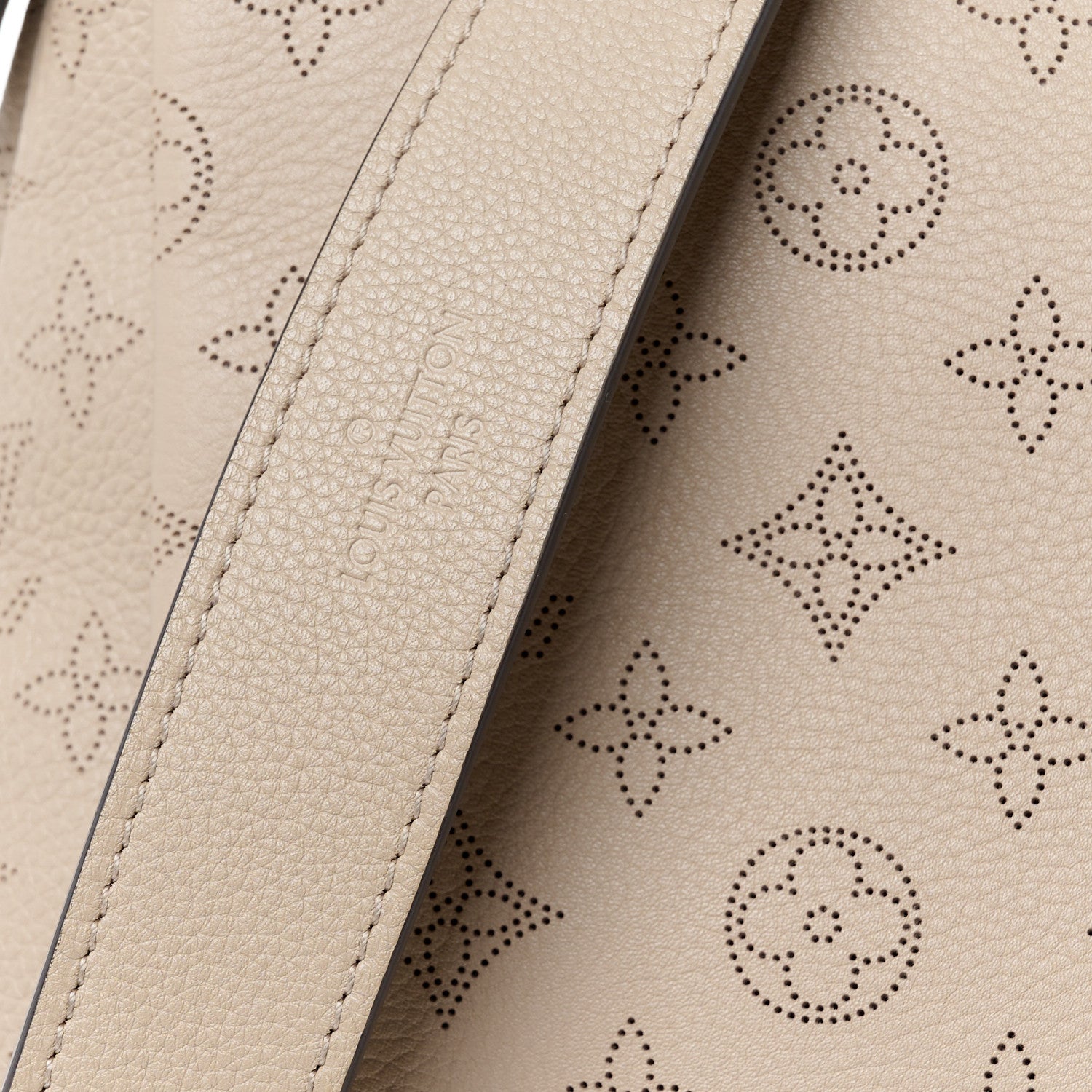 Louis Vuitton Mahina Babylone Chain BB Galet 8 of 10