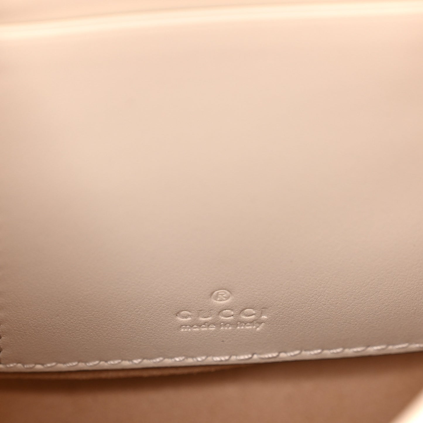 Calfskin Matelasse Mini GG Marmont 2.0 Bucket Bag White